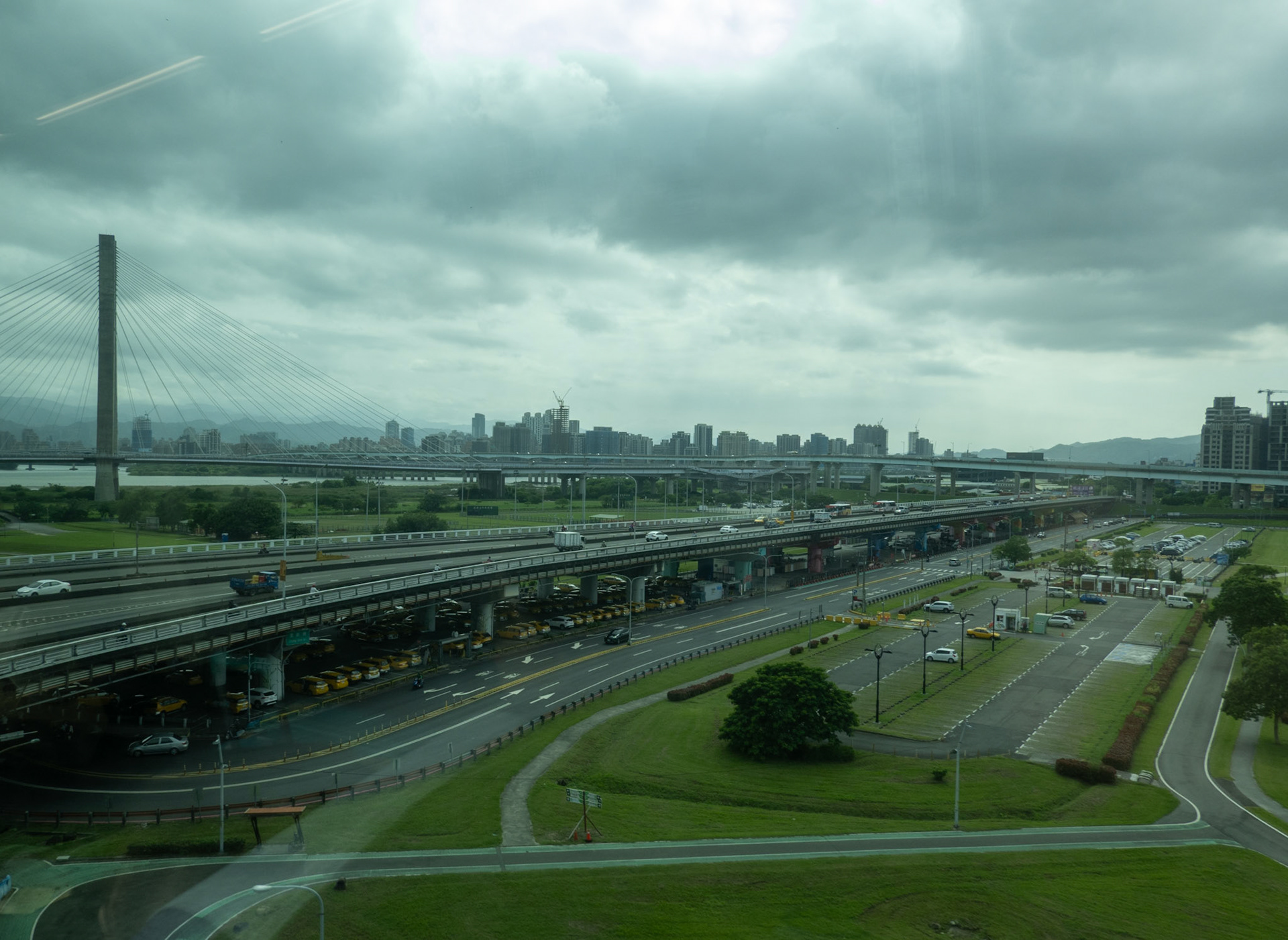A cloudy welcome to Taipei.