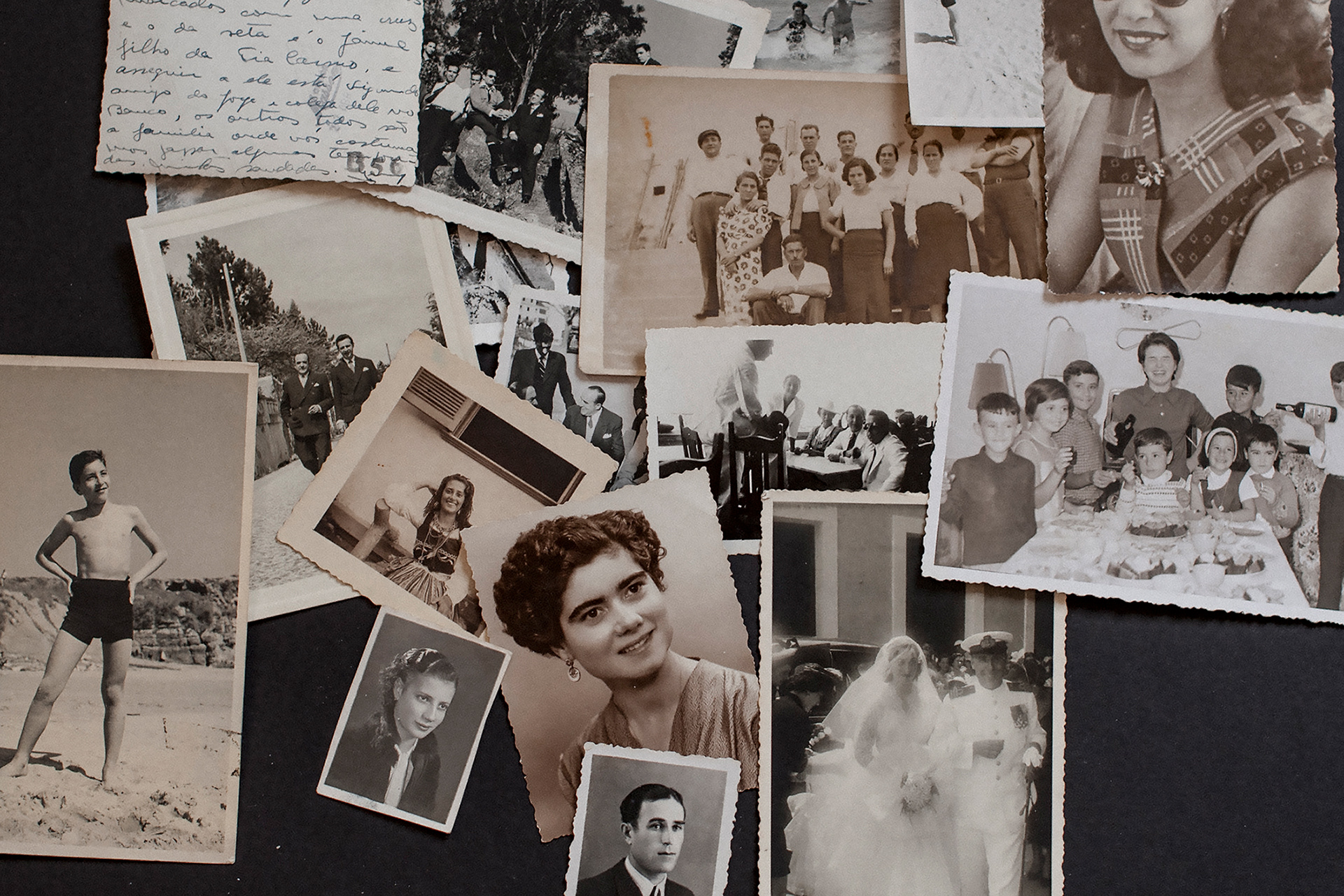 Toutes ces images achetées séparément sur deux ans sont devenues celles d'une famille portugaise inventée
