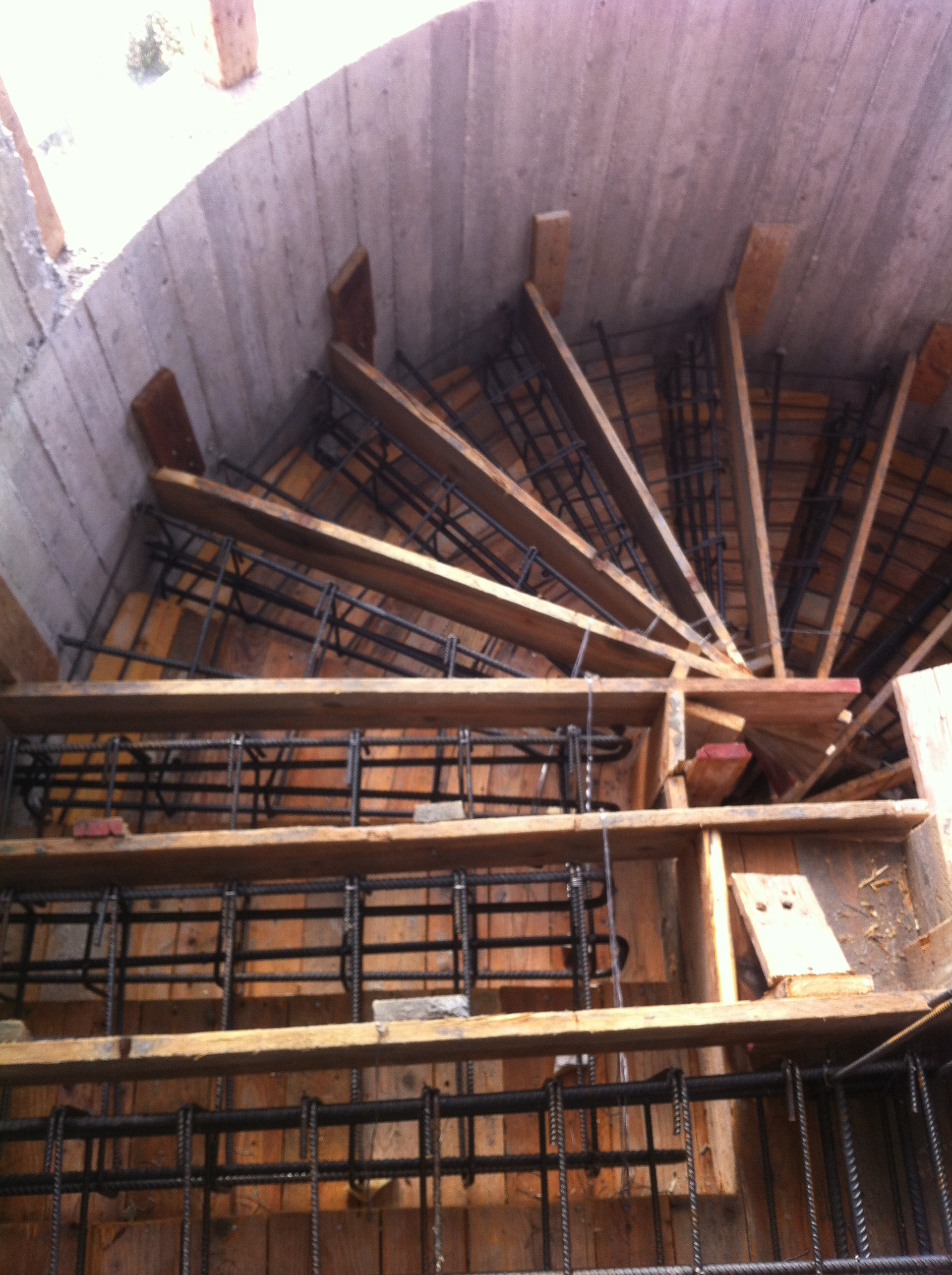 Lavori di realizzazione di una scala elicoidale in c. a. nel Comune di Agropoli (SA)