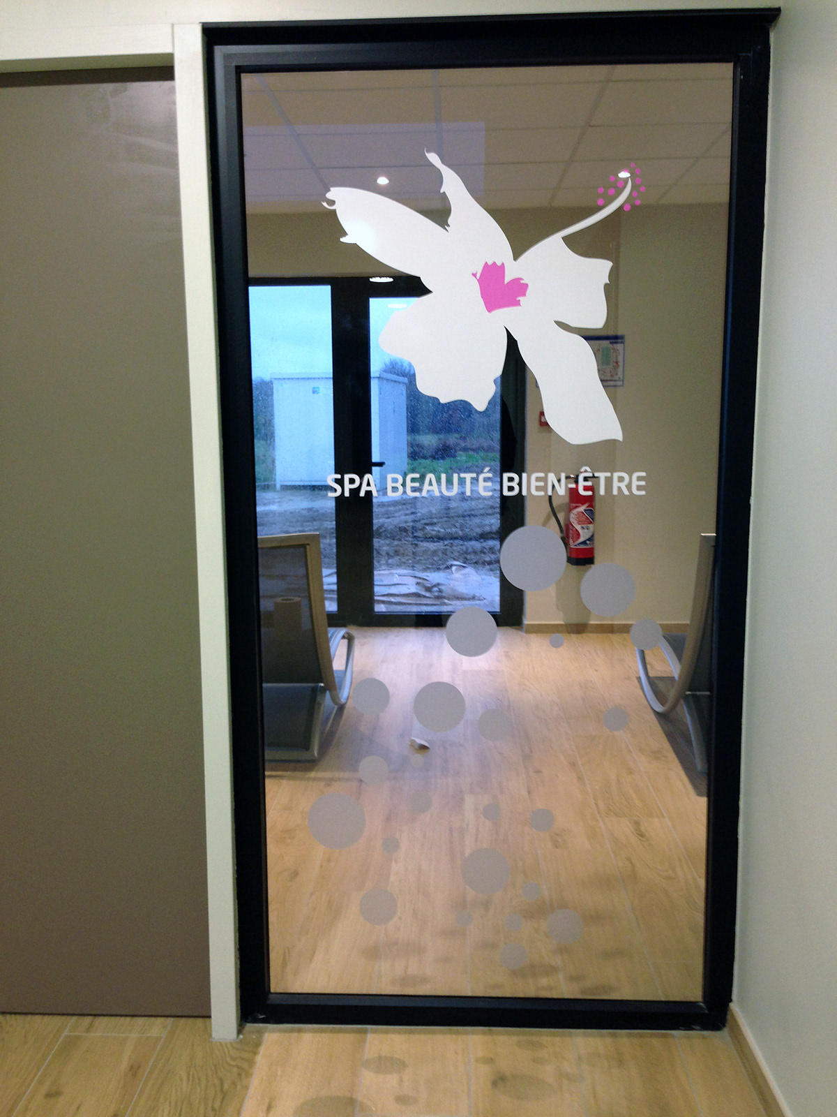 Marquage adhésif sur vitres