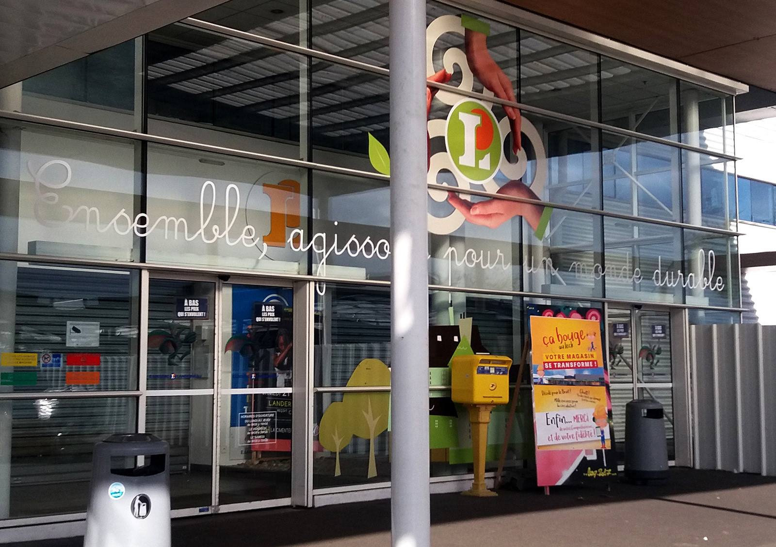 Vitrophanies en adhésif découpé et imprimé