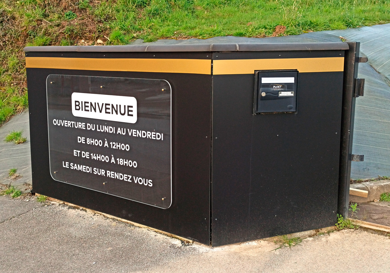 Panneau PMMA transparent avec texte adhésif