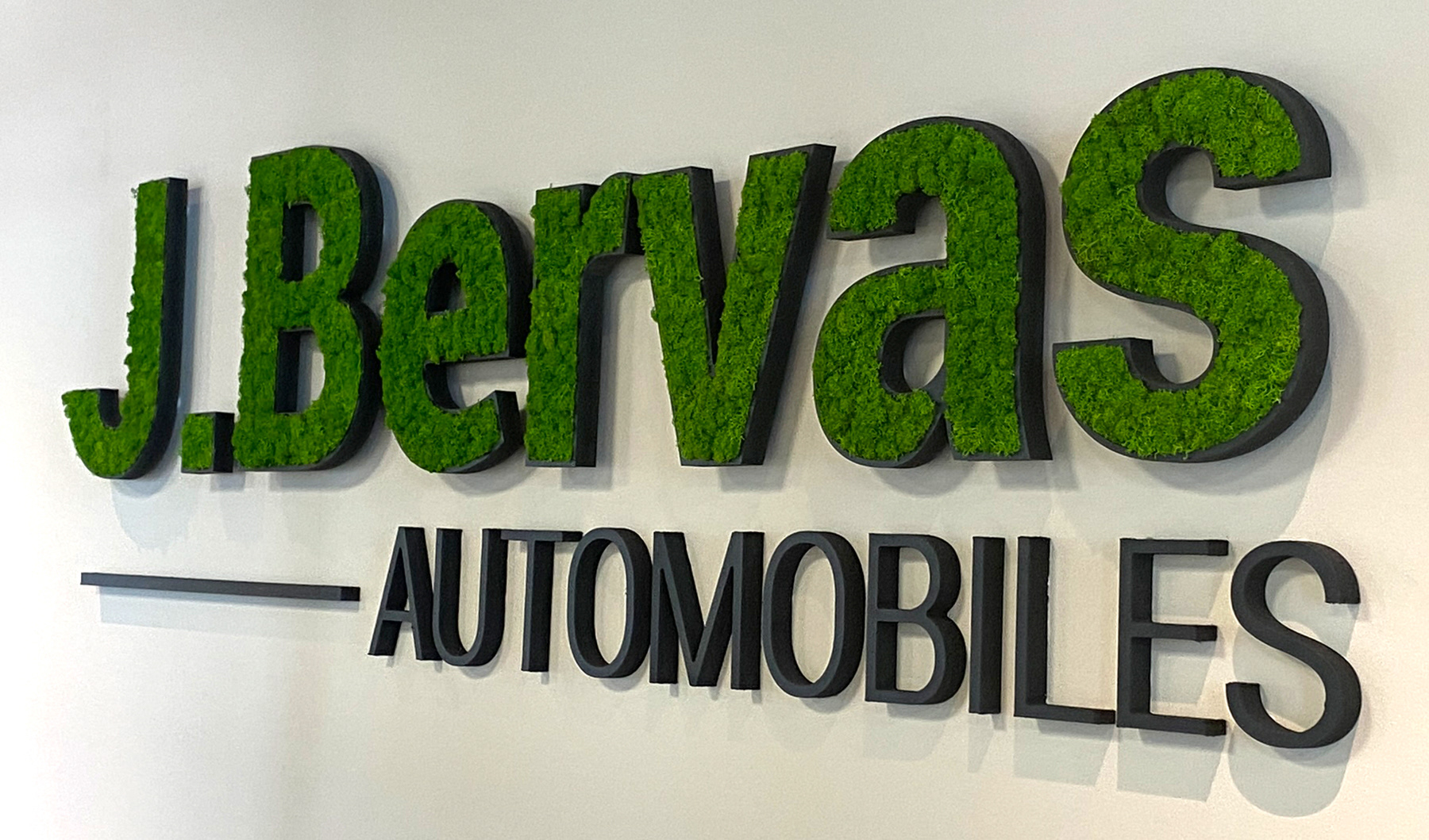 Lettres en relief avec mousse stabilisée