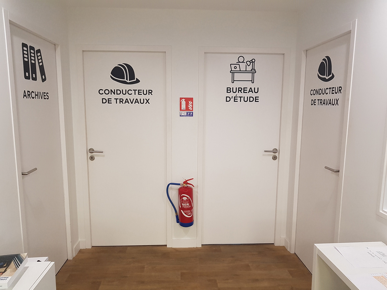 Pictos et textes adhésif