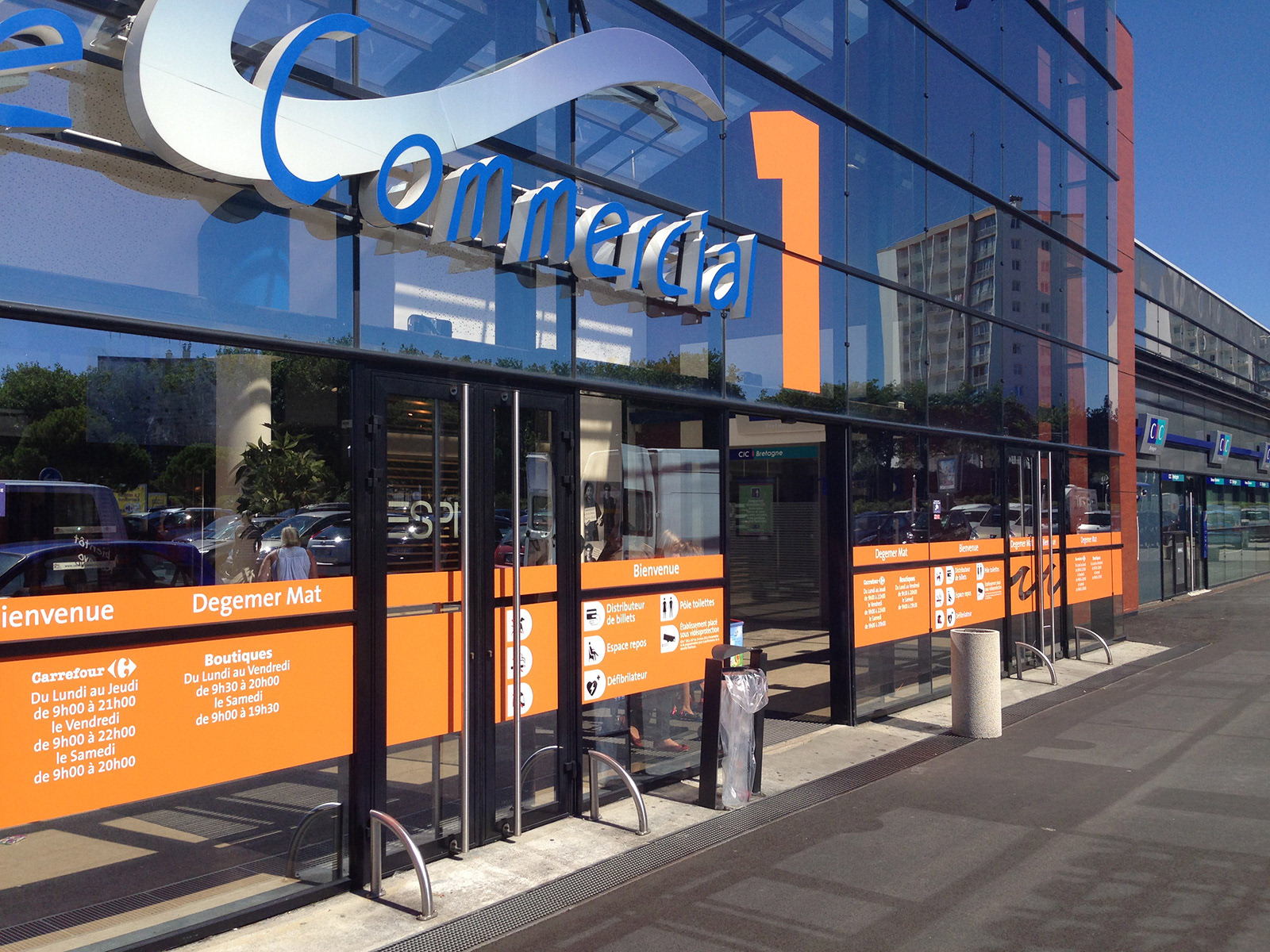 Marquage adhésif sur vitres