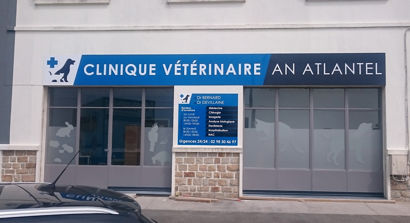 Bandeau + panneau + vitrophanies