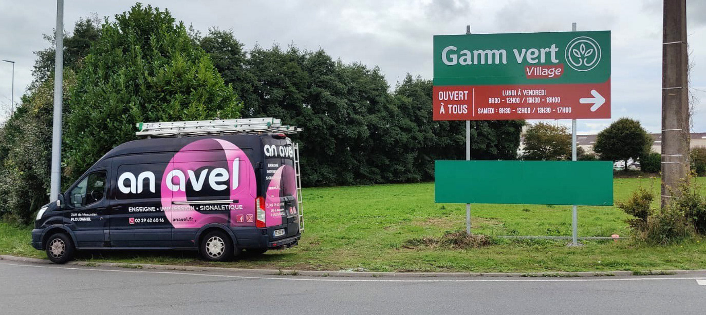 Panneau sur structure acier galvanisée.