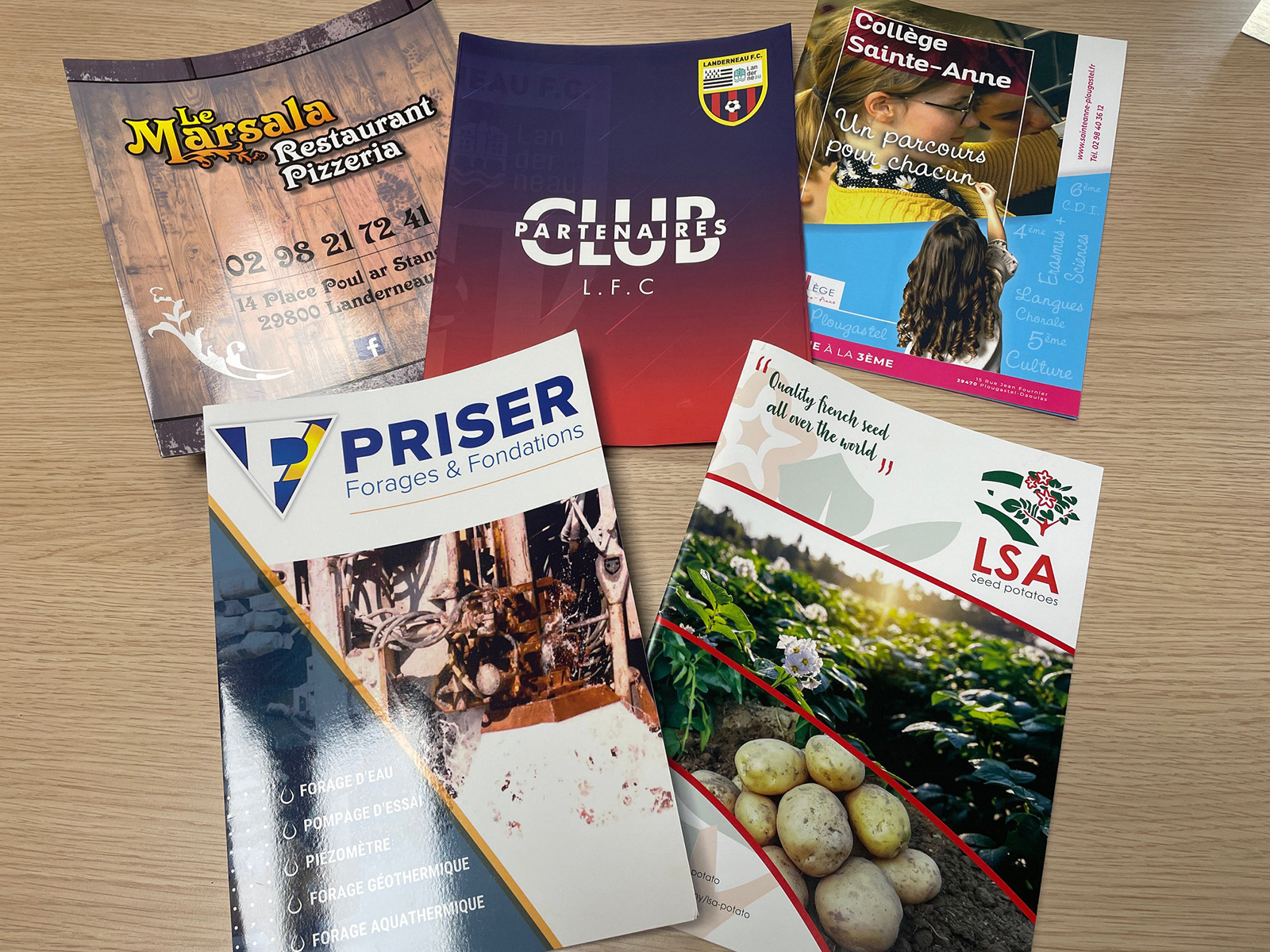 Brochures et chemises