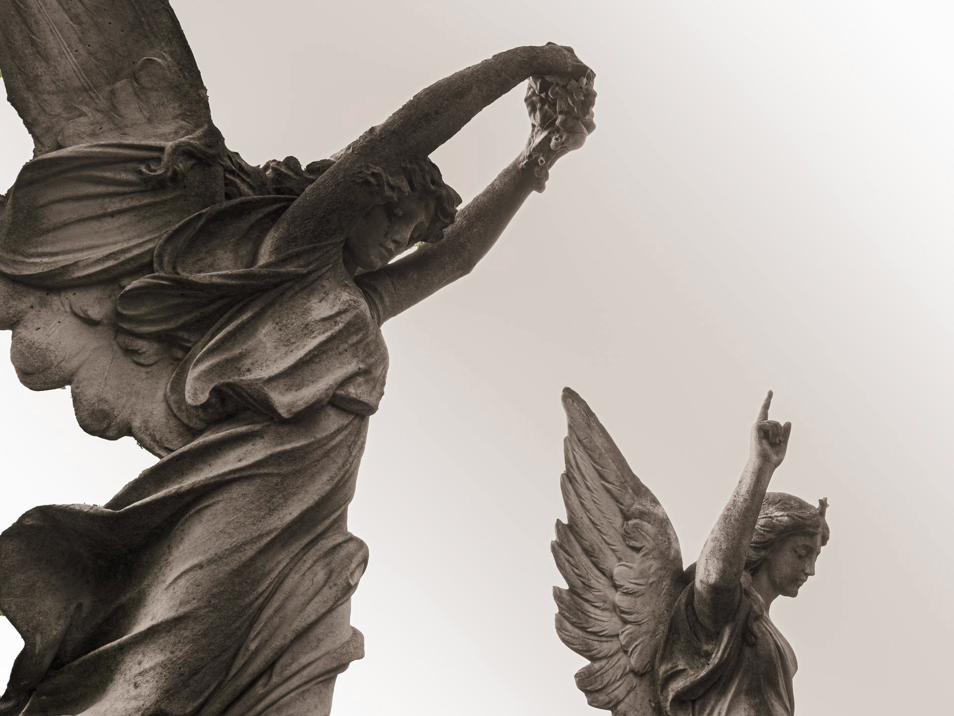 20220429 Angels, Kingston Cemetery