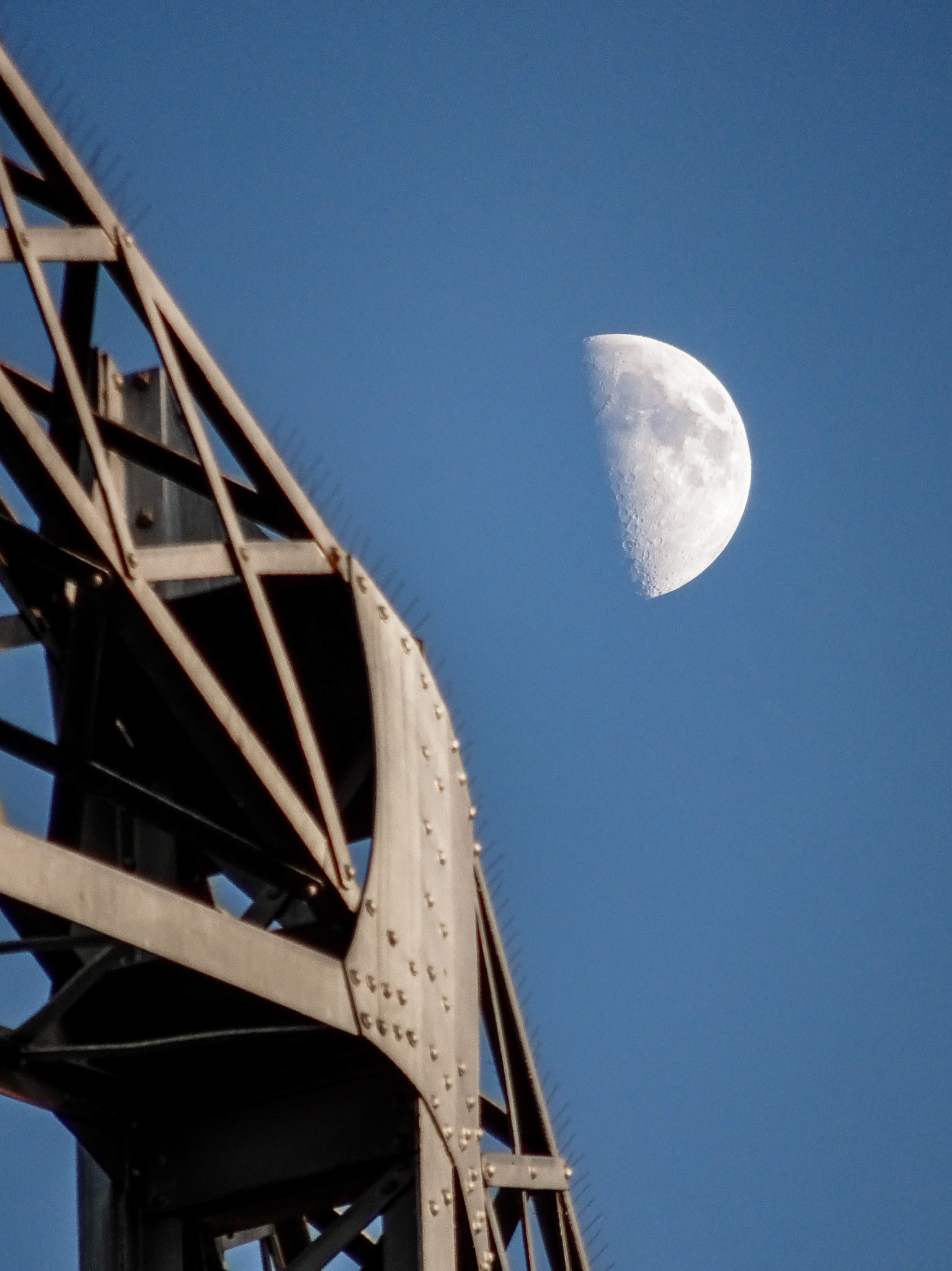 luna a gas @ via del commercio, roma