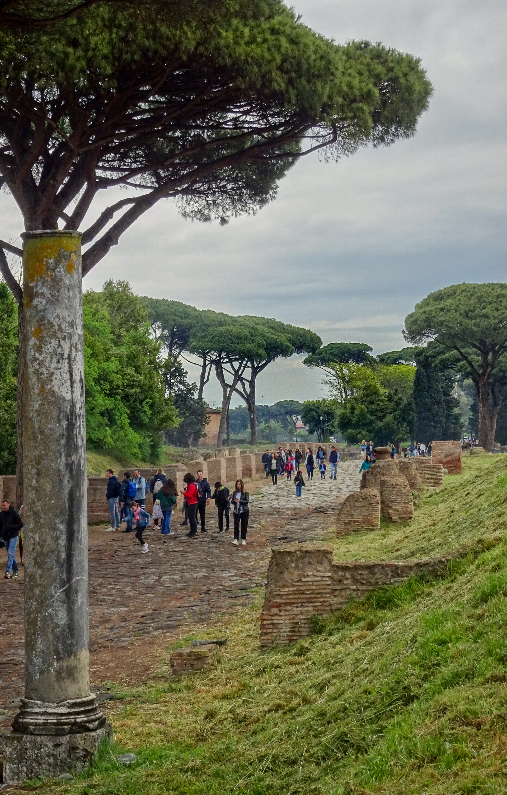 a spasso per il decumano @ ostia antica, ostia