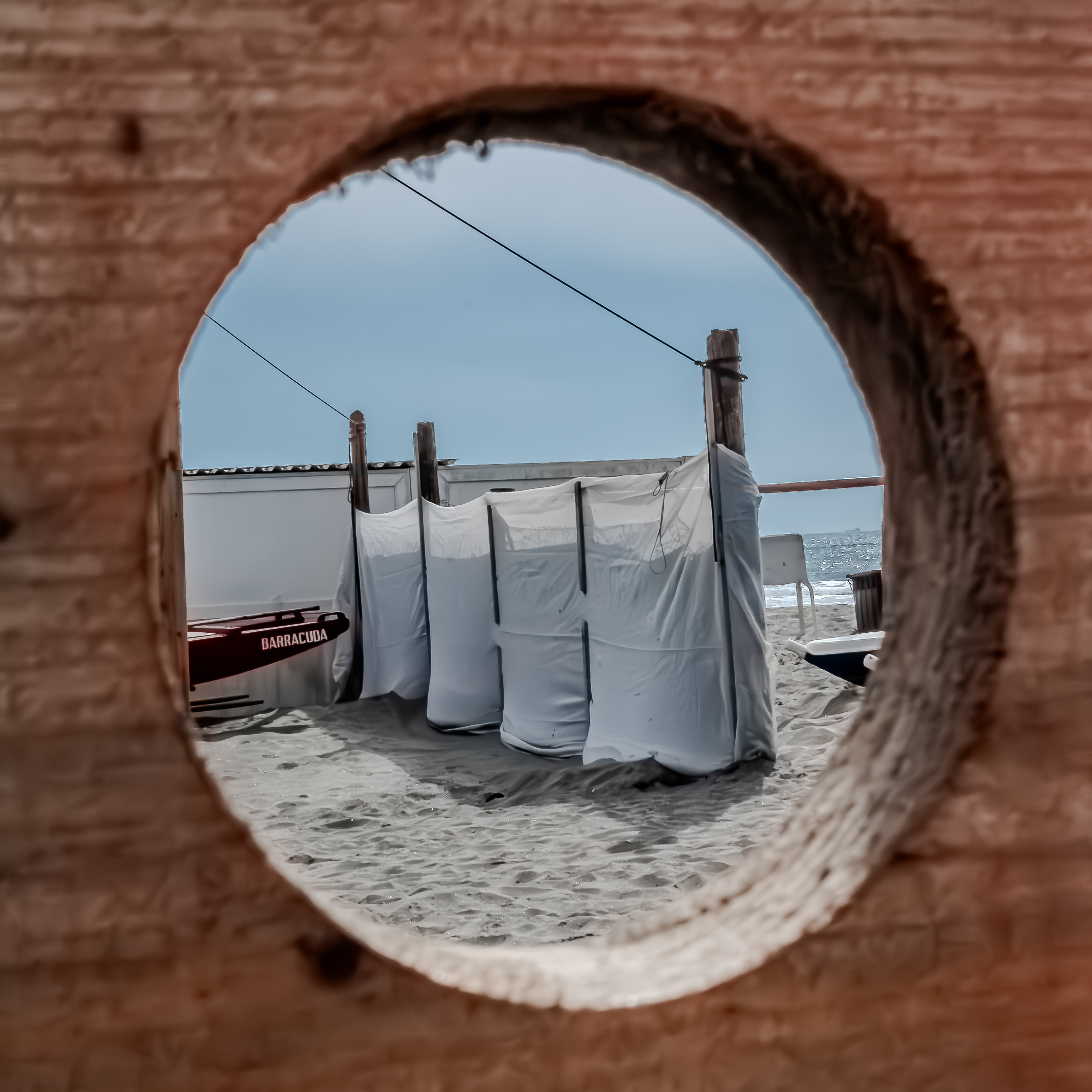 voyeurismo al mare @ barracuda, fregene
