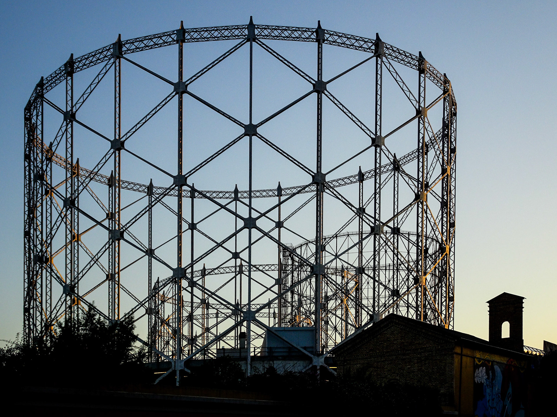 la cura del ferro - seconda dose @ via del commercio, roma