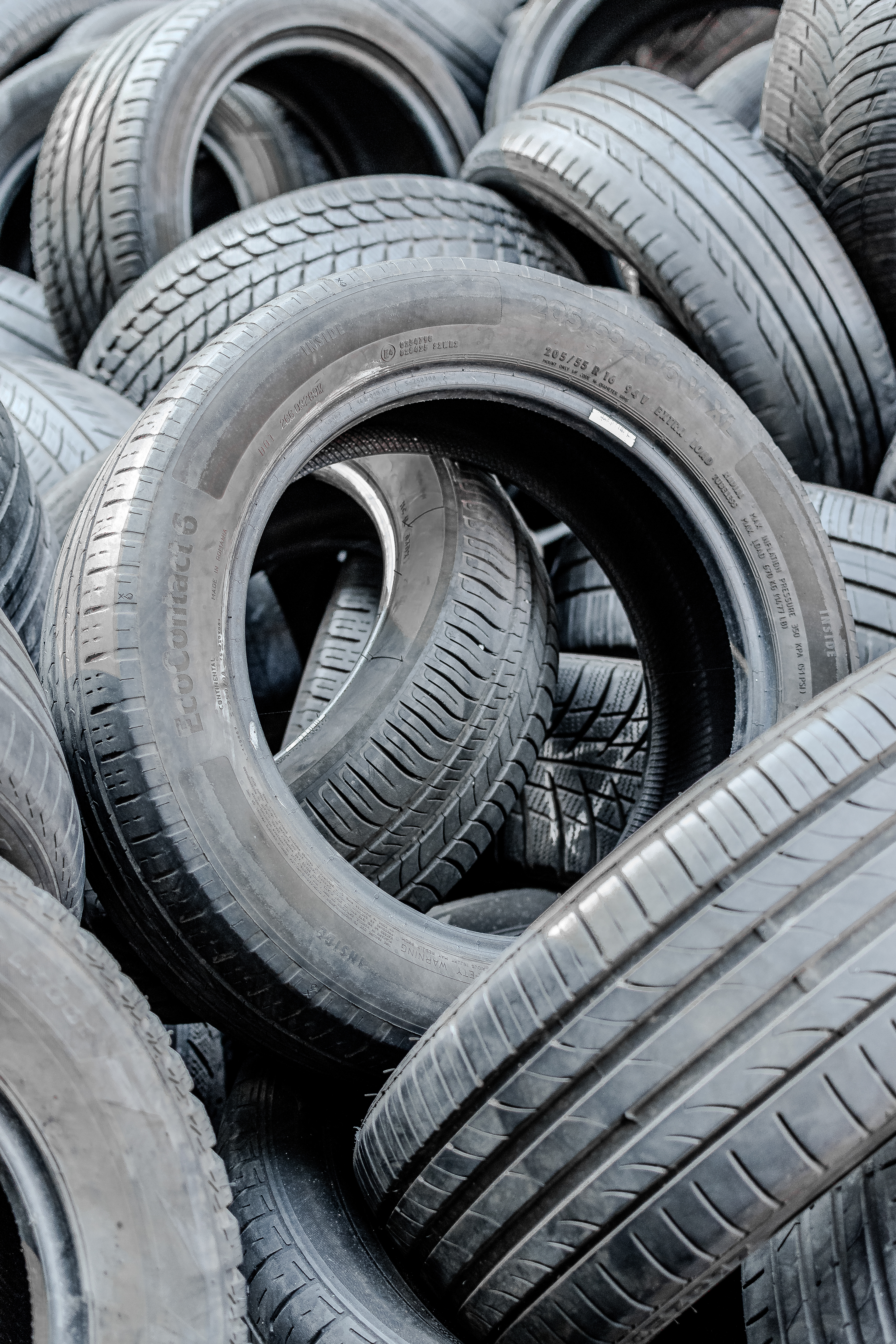 gli pneumatici @ macro - via nizza, roma