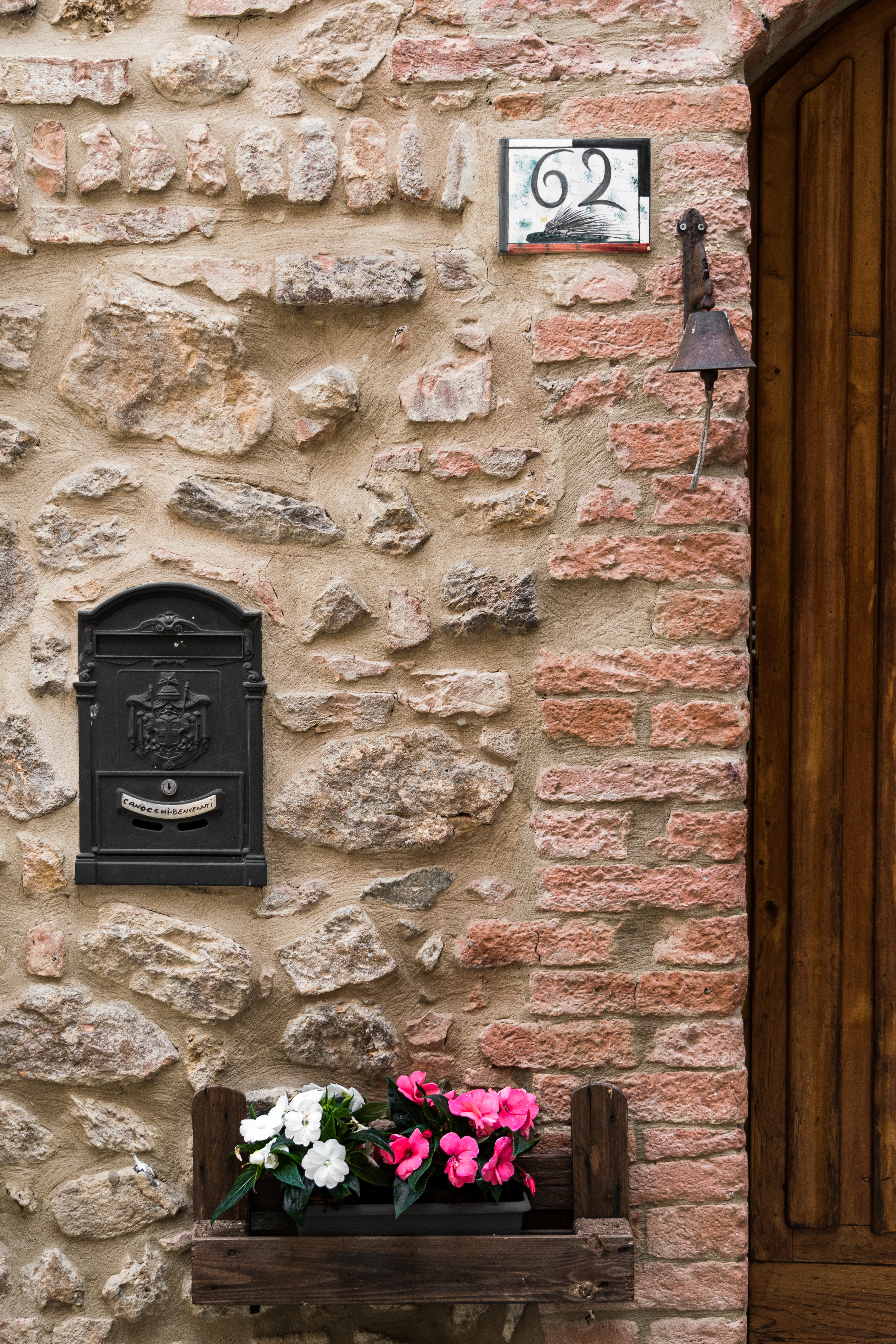 fiori alla porta @ via della curva, torri
