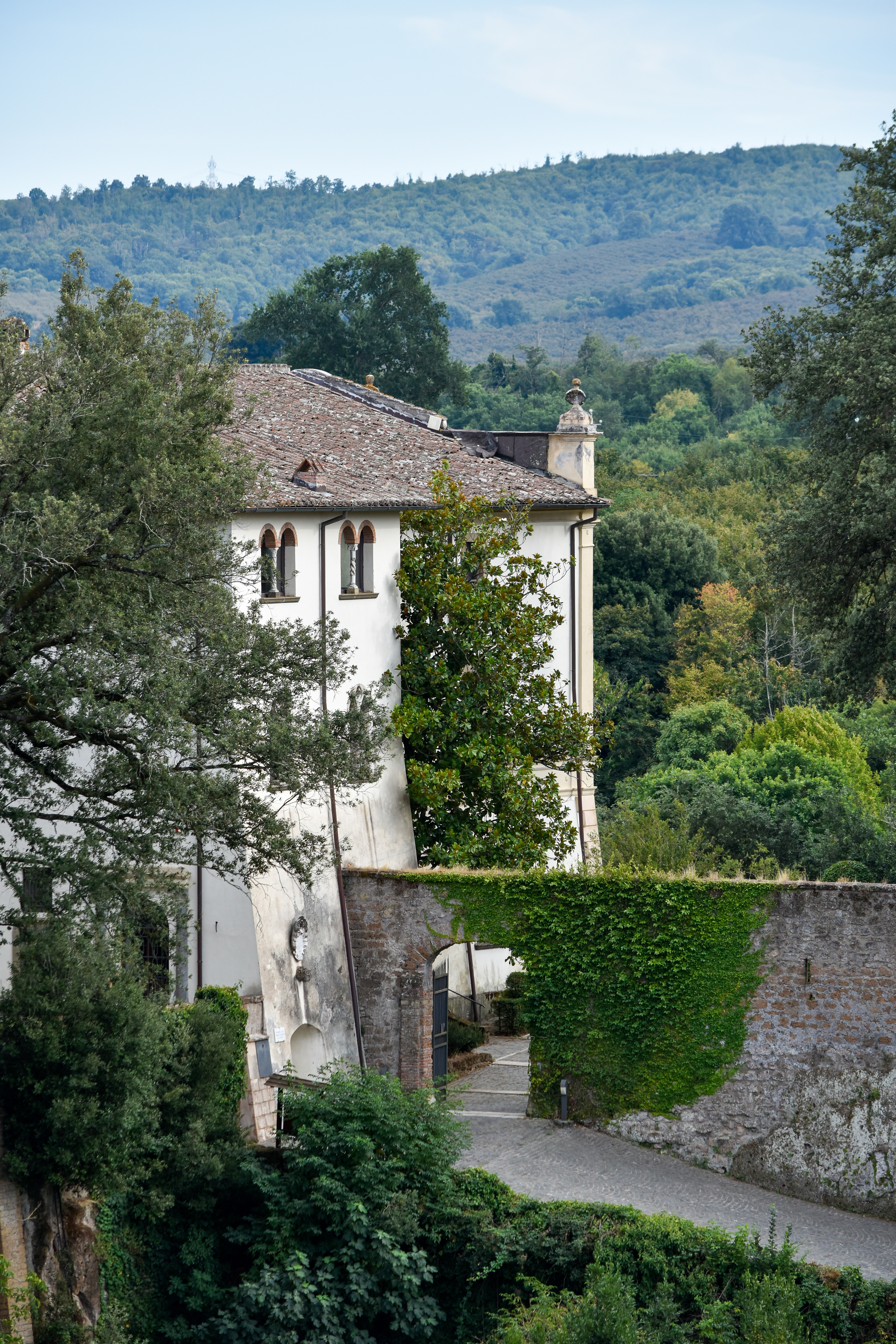 nice mansions @ villa savorelli, sutri