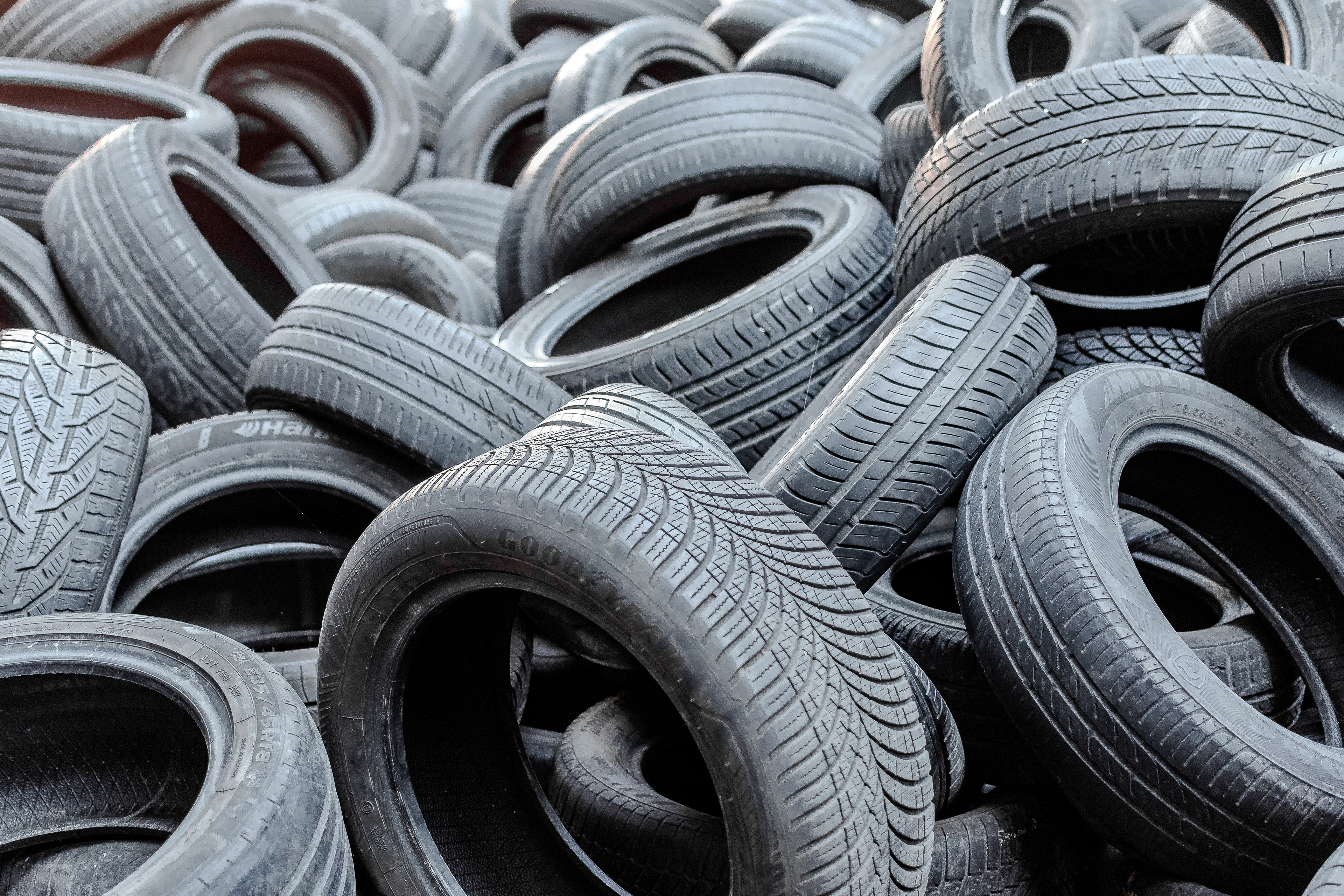 gli pneumatici @ macro - via nizza, roma