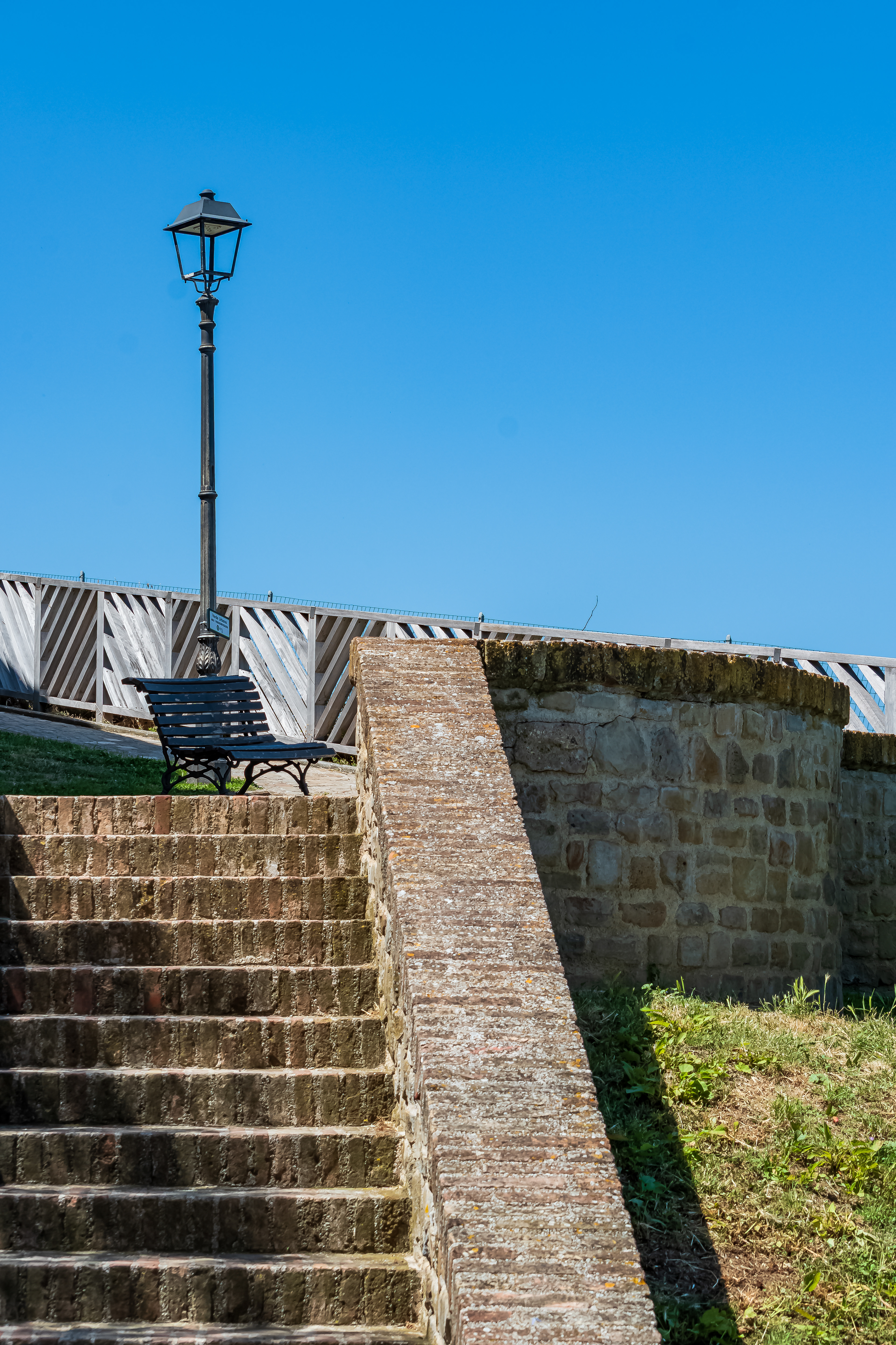 panchina e lampione - stairs edition @ strada del monte, fiorenzuola di focara