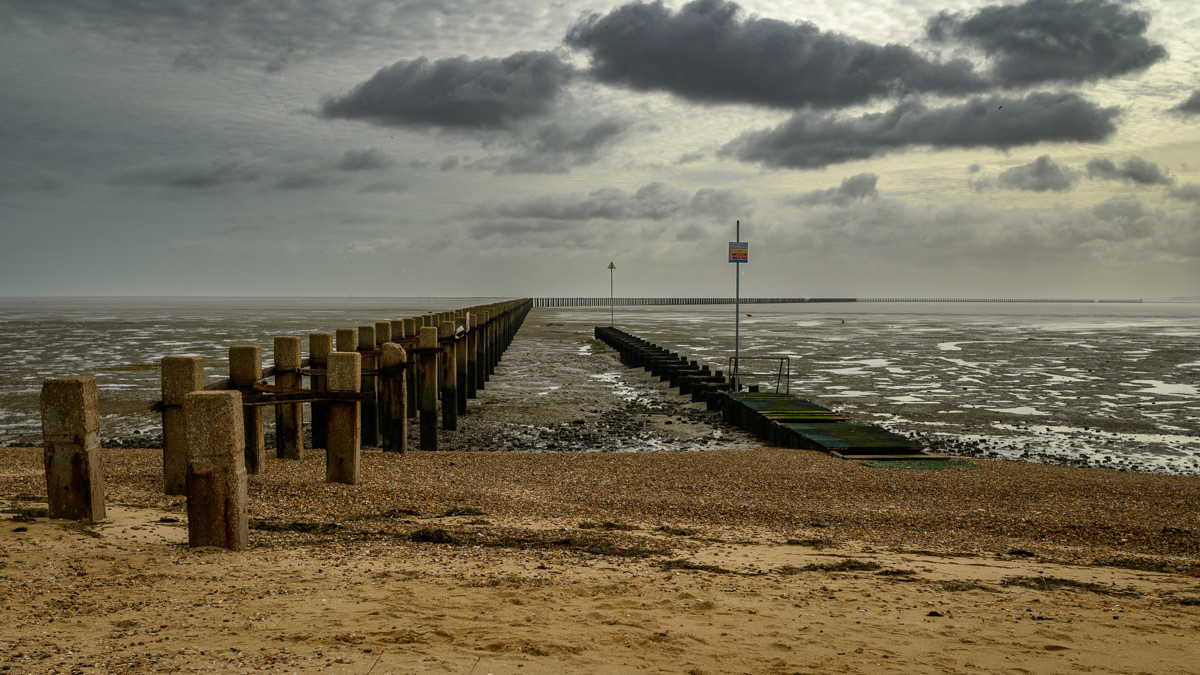 1/160 f/13 ISO 100 28mm (f/1.8G)