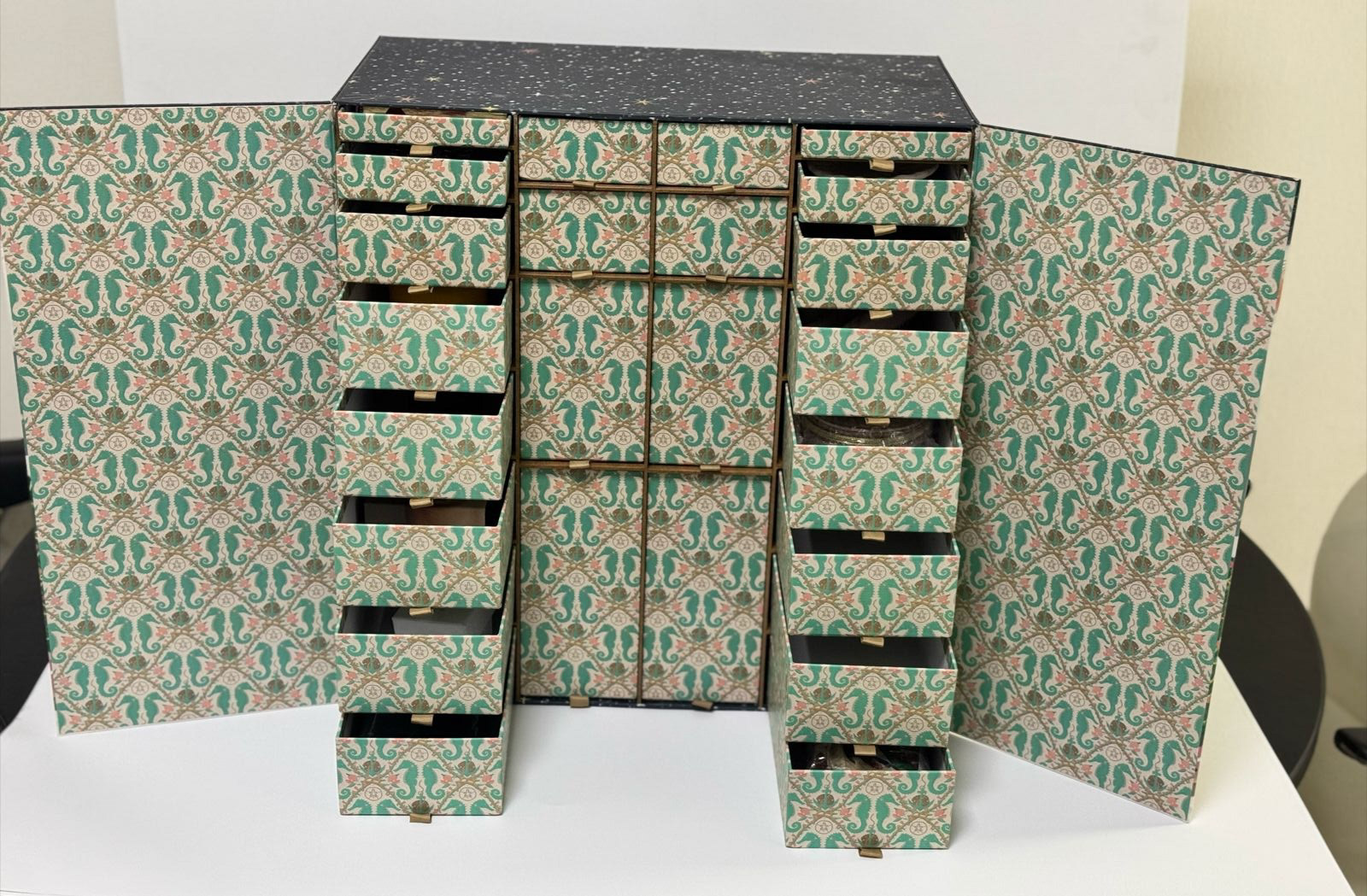 Advent calendar interior pattern