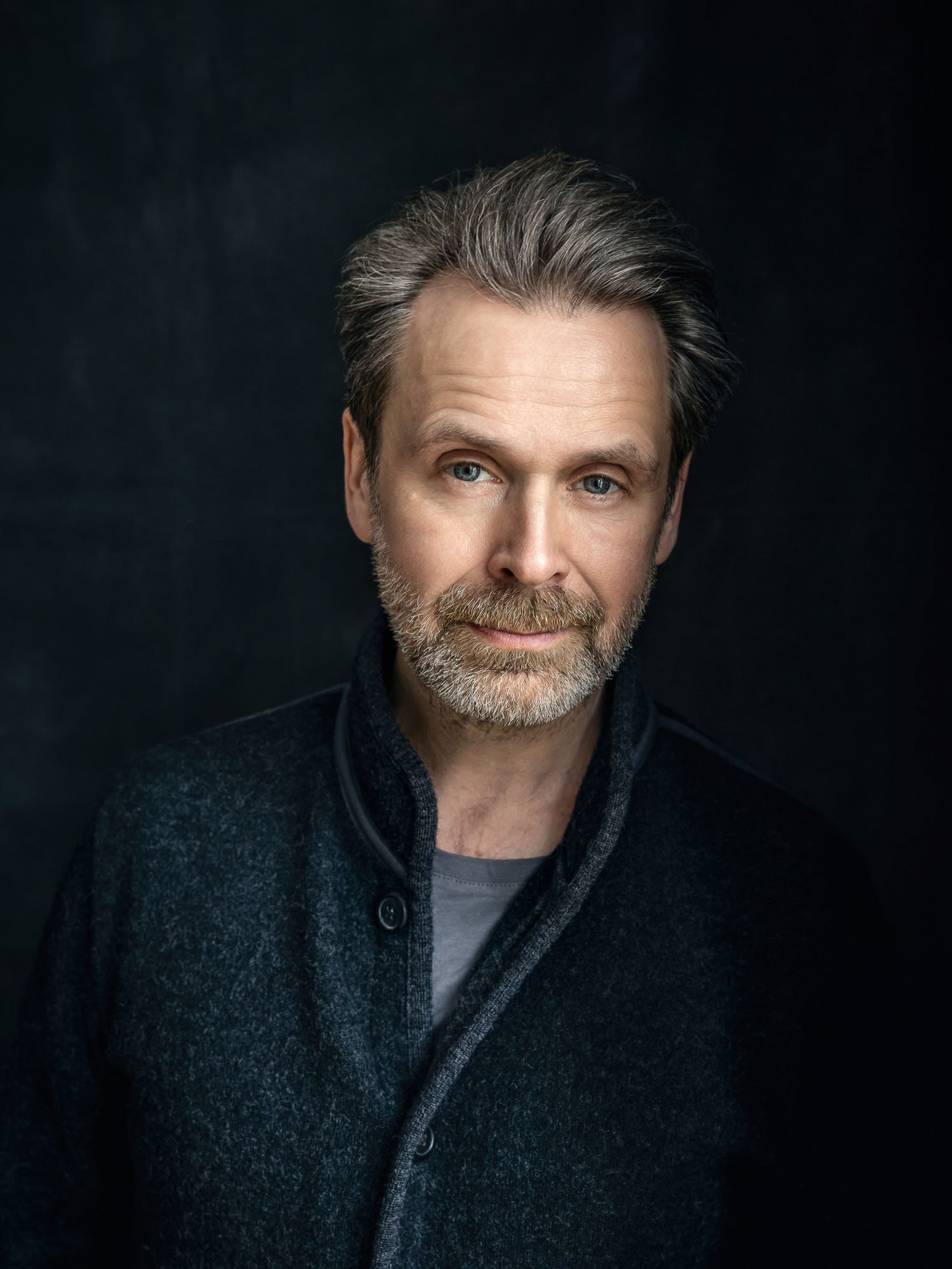 Matthias Matschke Author Portrait for "Falschgeld" (Hoffmann und Campe)