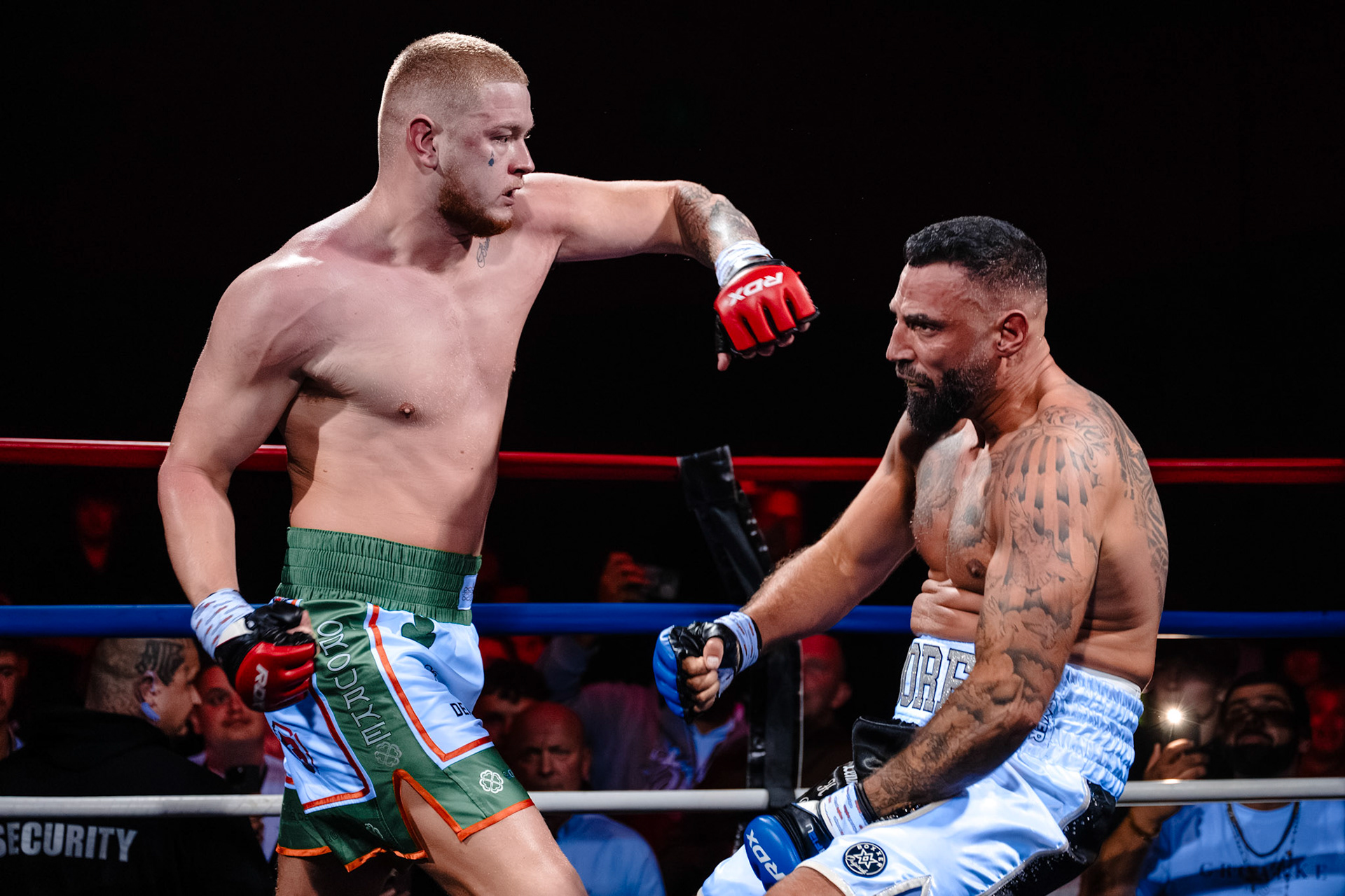 Connor O'Rourke knocks out his opponent for the Heavyweight hybrid boxing belt at Torquay event.