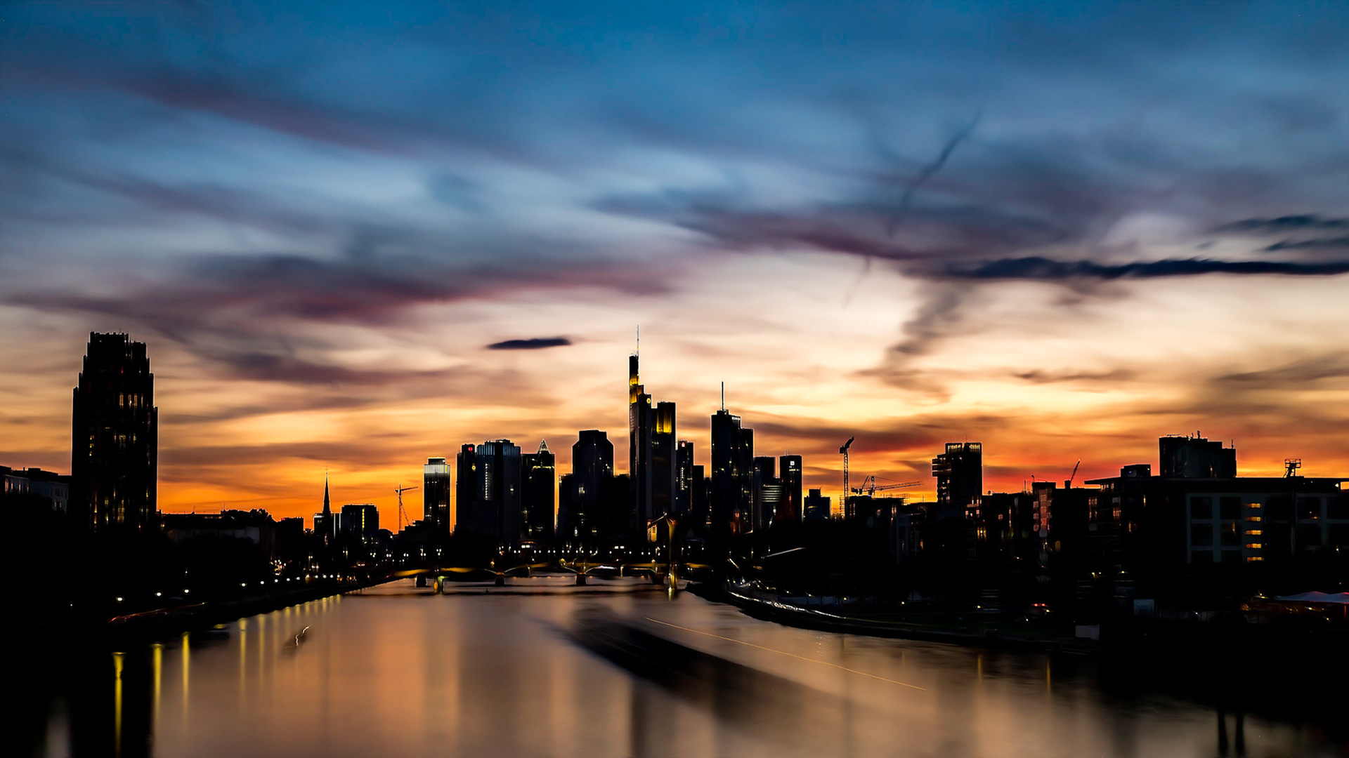 SUNSET OVER MAINHATTAN - Frankfurt, Germany