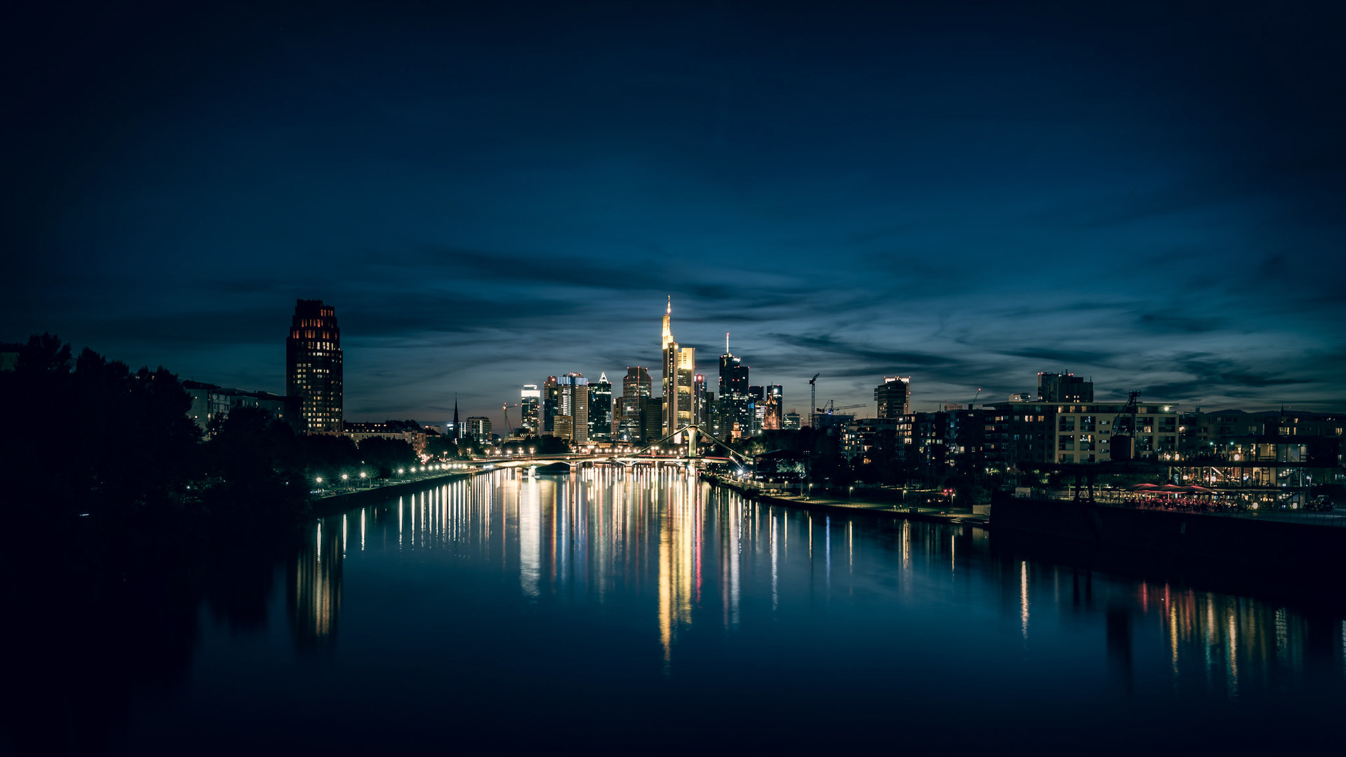 BLUE WARM FRANKFURT - Frankfurt a.M.