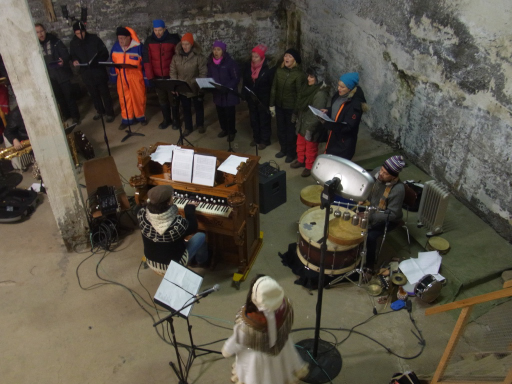 "Kveldúlfur" CONCERT, Hymnodia chamber choir, Sigurður Flosason saxophone, Harald Skullerud, percussions, Ulla Pirttijärvi , vocals, Eyþór Ingi Jónsson,harmonium.