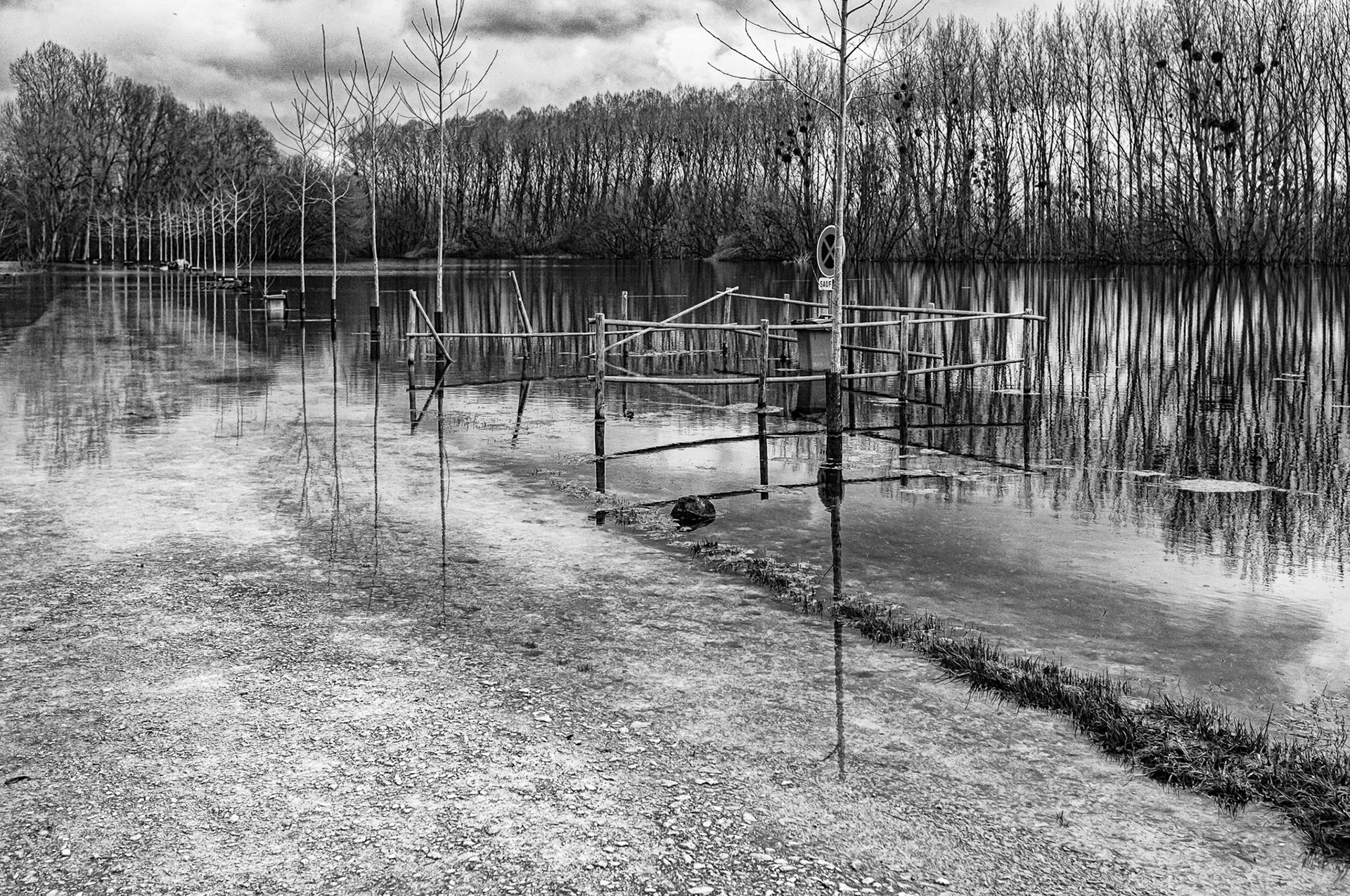 FujifilmX100 - Tonnay-Boutonne - Multis reflets