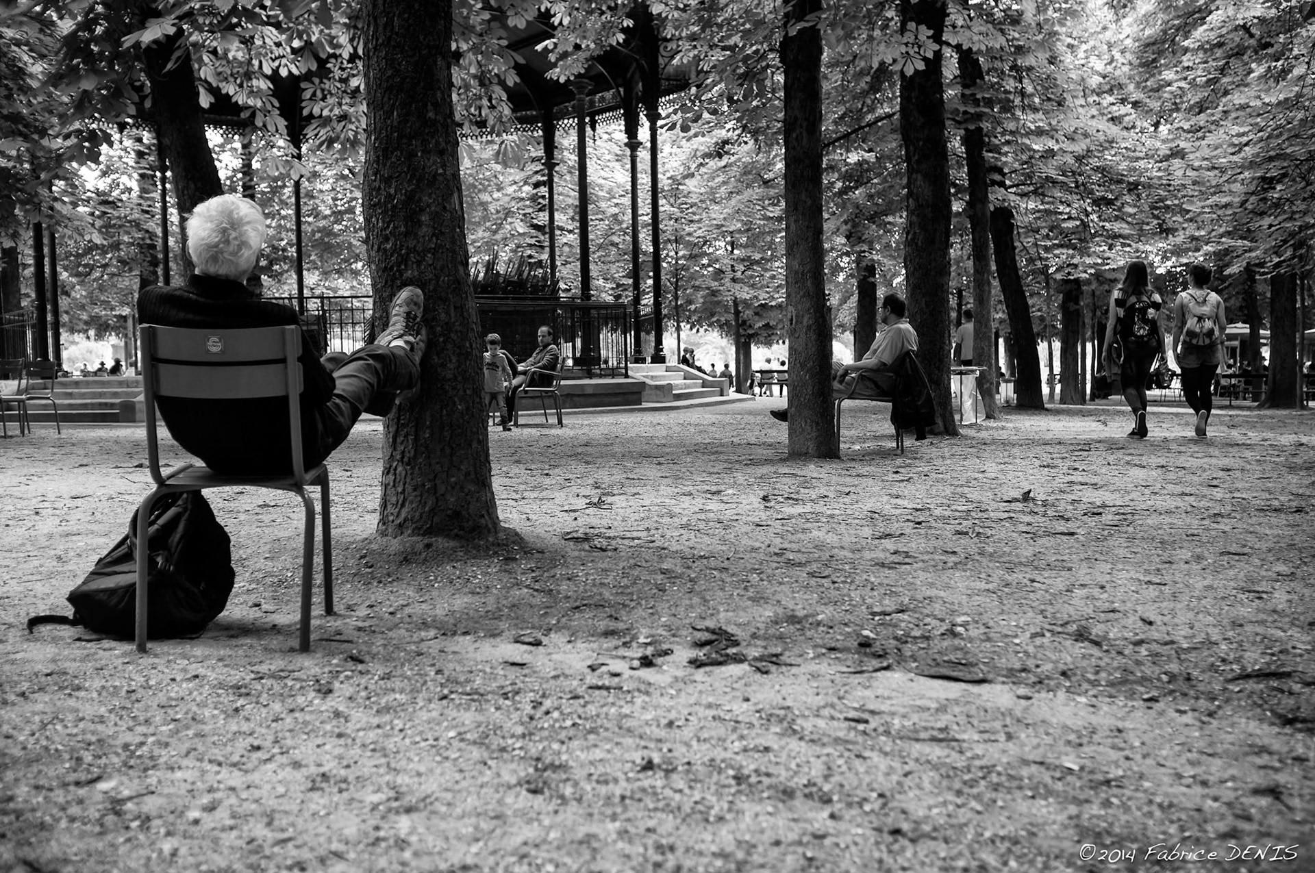 Fujifilm X100 | Paris - Jardin du Luxembourg - Auprès de mon arbre...