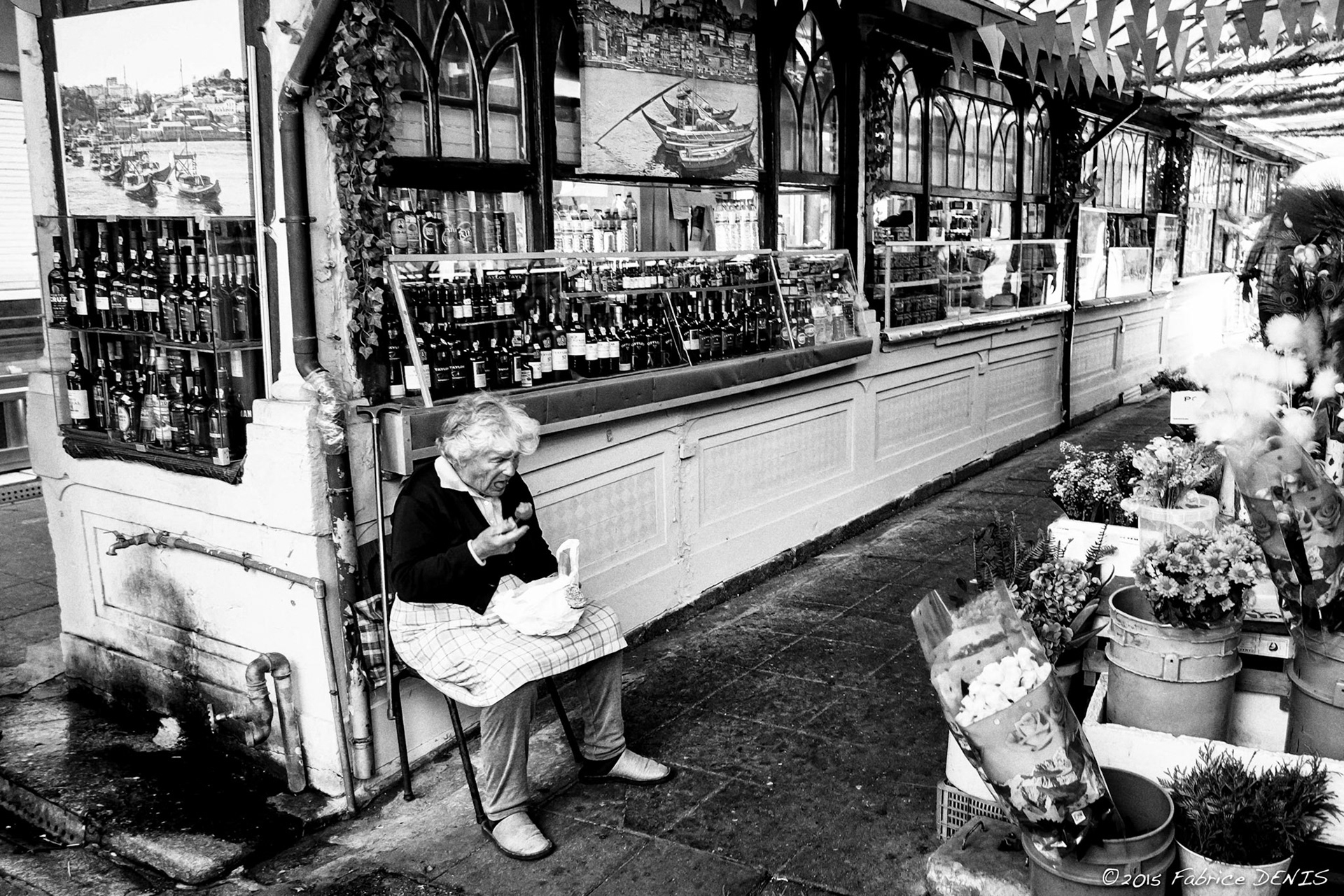 Fujifilm X-Pro1 | Profiter des odeurs, des couleurs et des sons de ce lieu unique si particulier. - Porto - Mercado do Bolhao