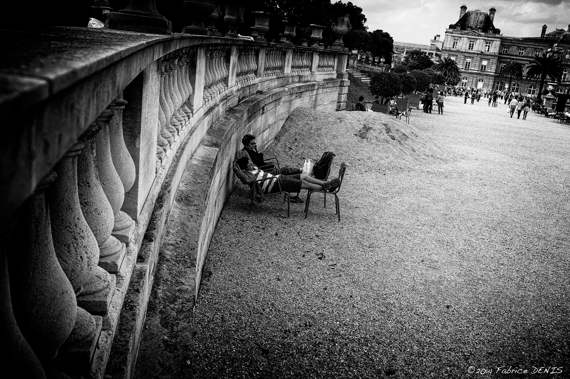 Fujifilm X100 | Paris - Sieste au Jardin du Luxembourg