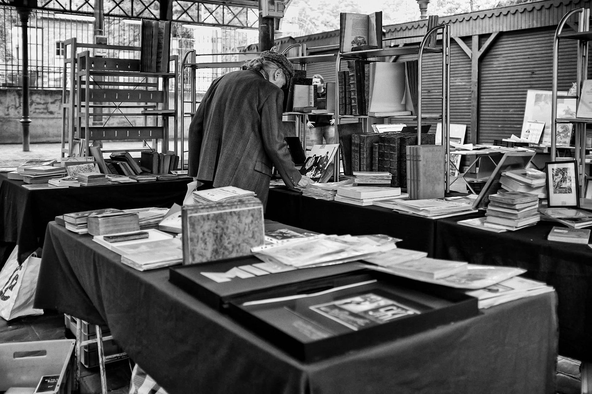 Fujifilm X100 | Paris - Square Georges Brassens - Marché du livres anciens et d'occasion les Samedi et dimanche