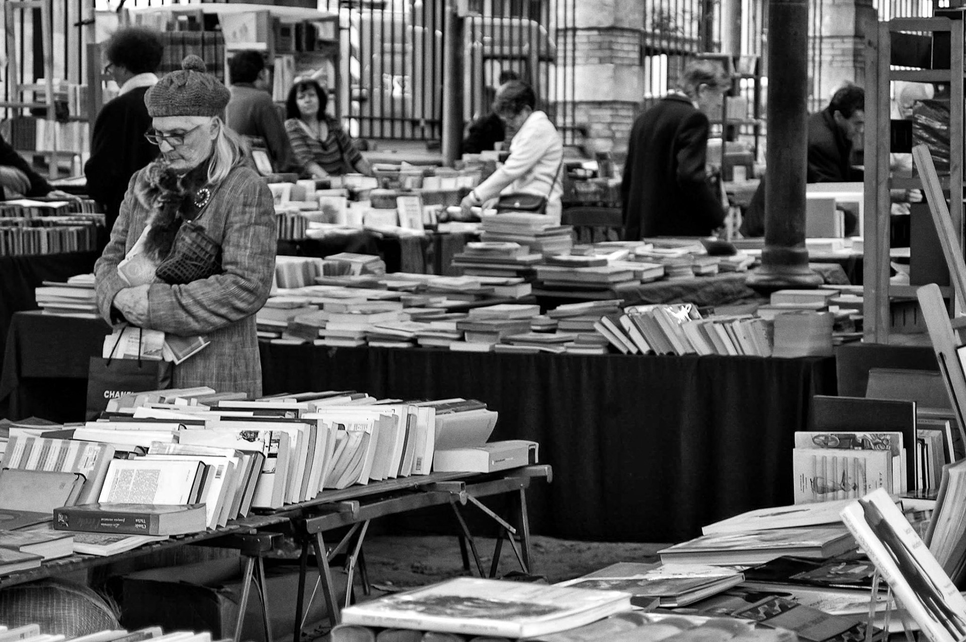 Nikon D70 | Paris - Square Georges Brassens - Marché du livres anciens et d'occasion les Samedi et dimanche