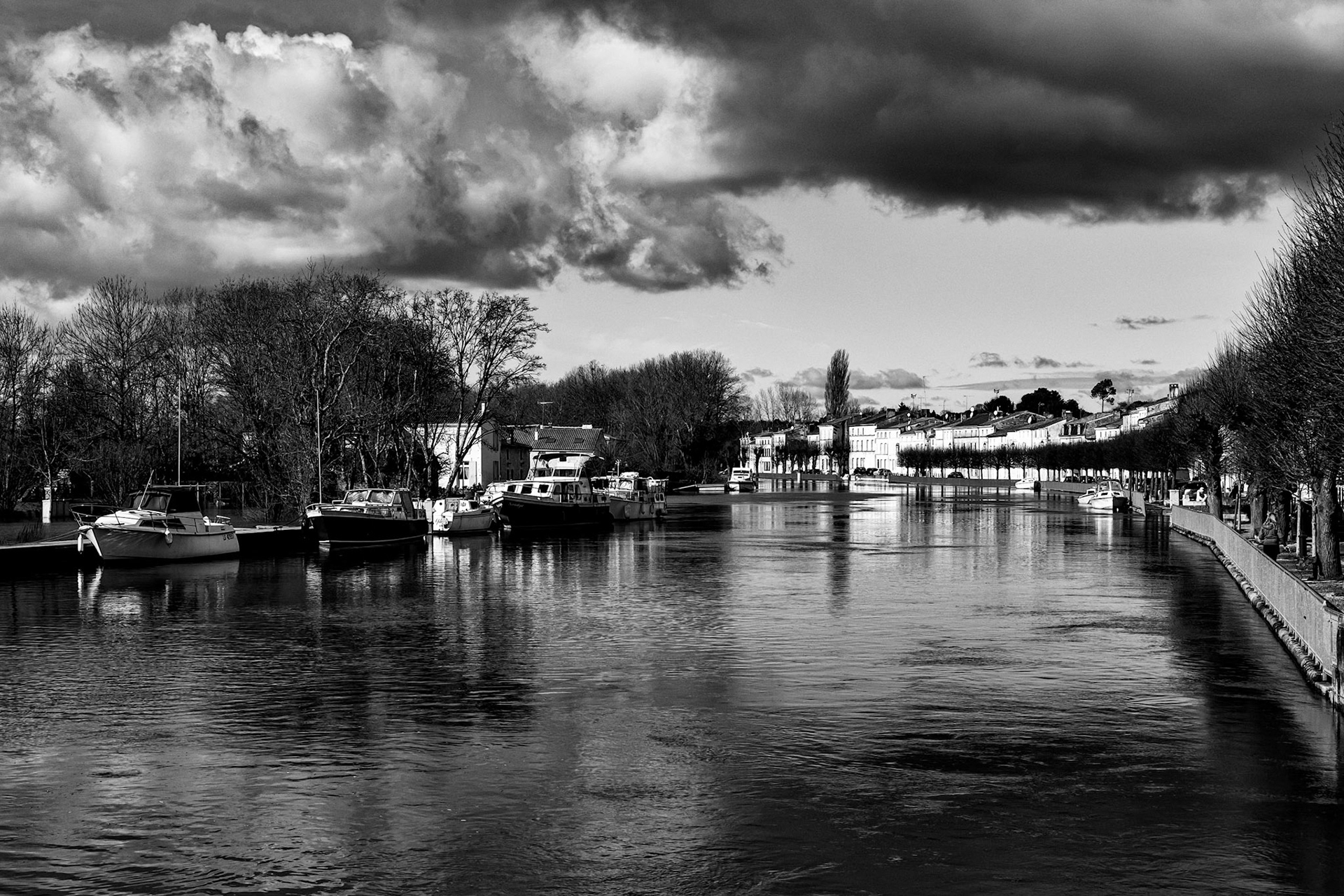 Fujifilm X-Pro1 | Saint-Savinien-sur-Charente - La Charente au Quai du Port