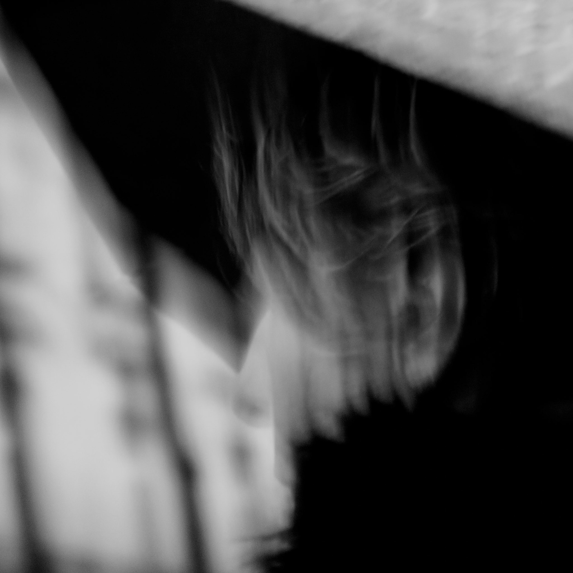 FujifilmX100 - Paris - Sous le parapluie