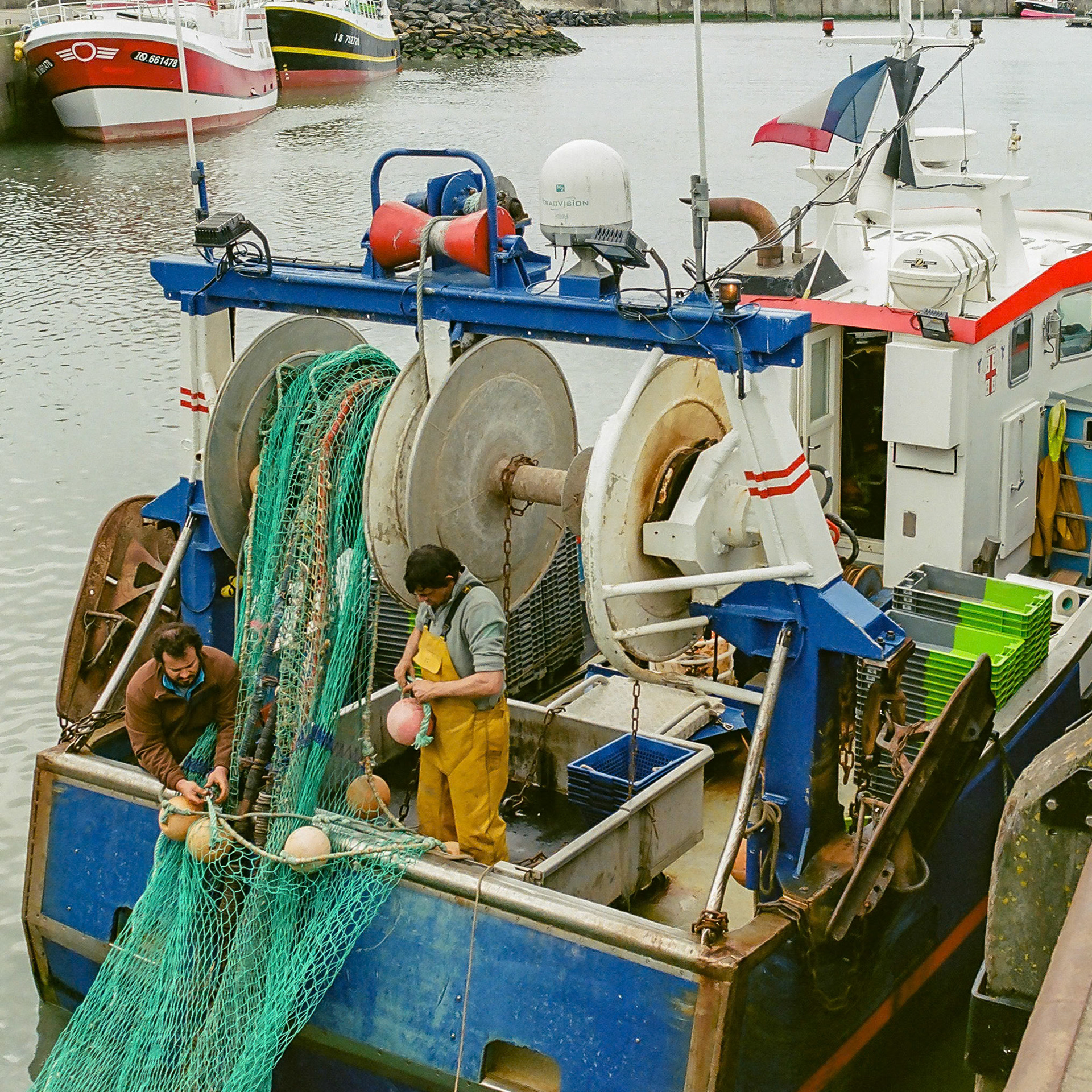 Nikon F100 | Ile d'Oléron - Port de la Cotinière - Vérification du chalut