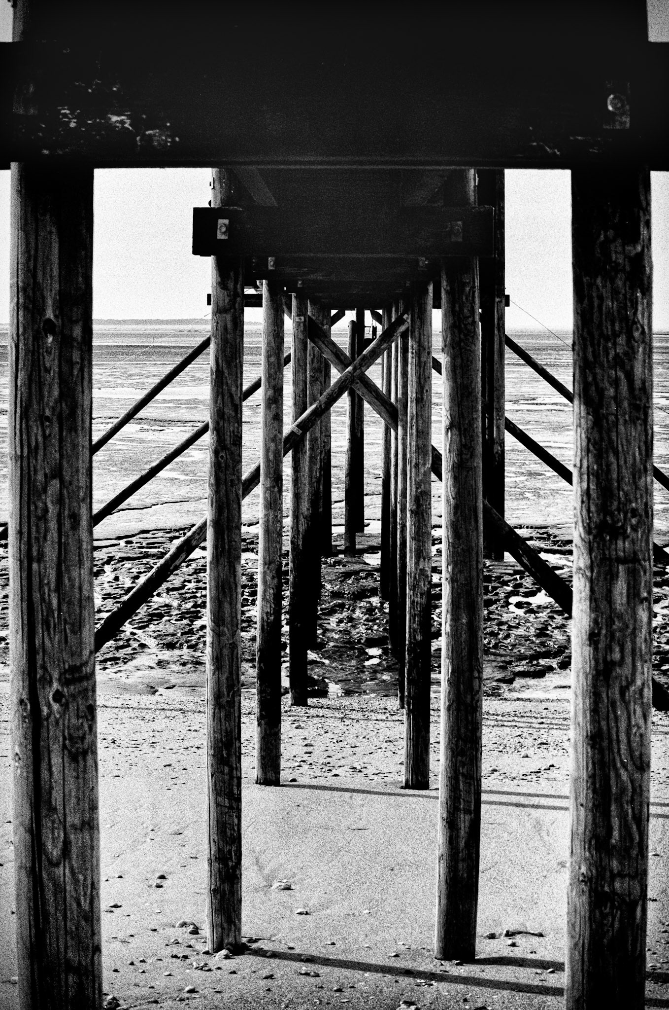 Minolta 7000 | Baie d'Yves - L'équilibre des poteaux