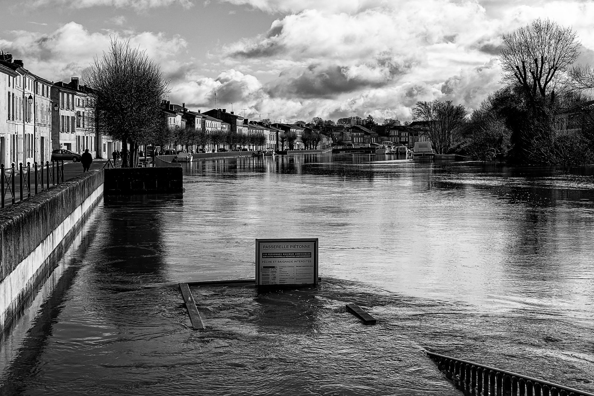 Fujifilm X-Pro1 | Saint-Savinien-sur-Charente - La passerelle piétonne
