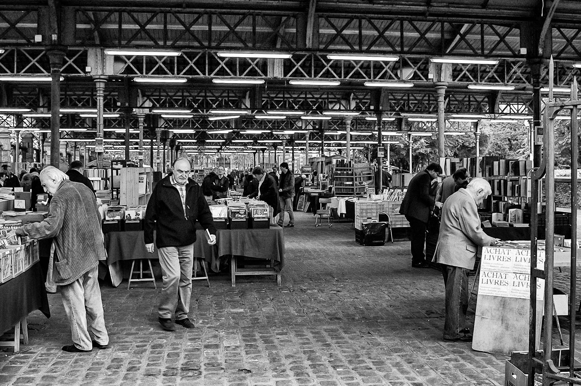 Nikon D70 | Paris - Square Georges Brassens - Marché du livres anciens et d'occasion les Samedi et dimanche