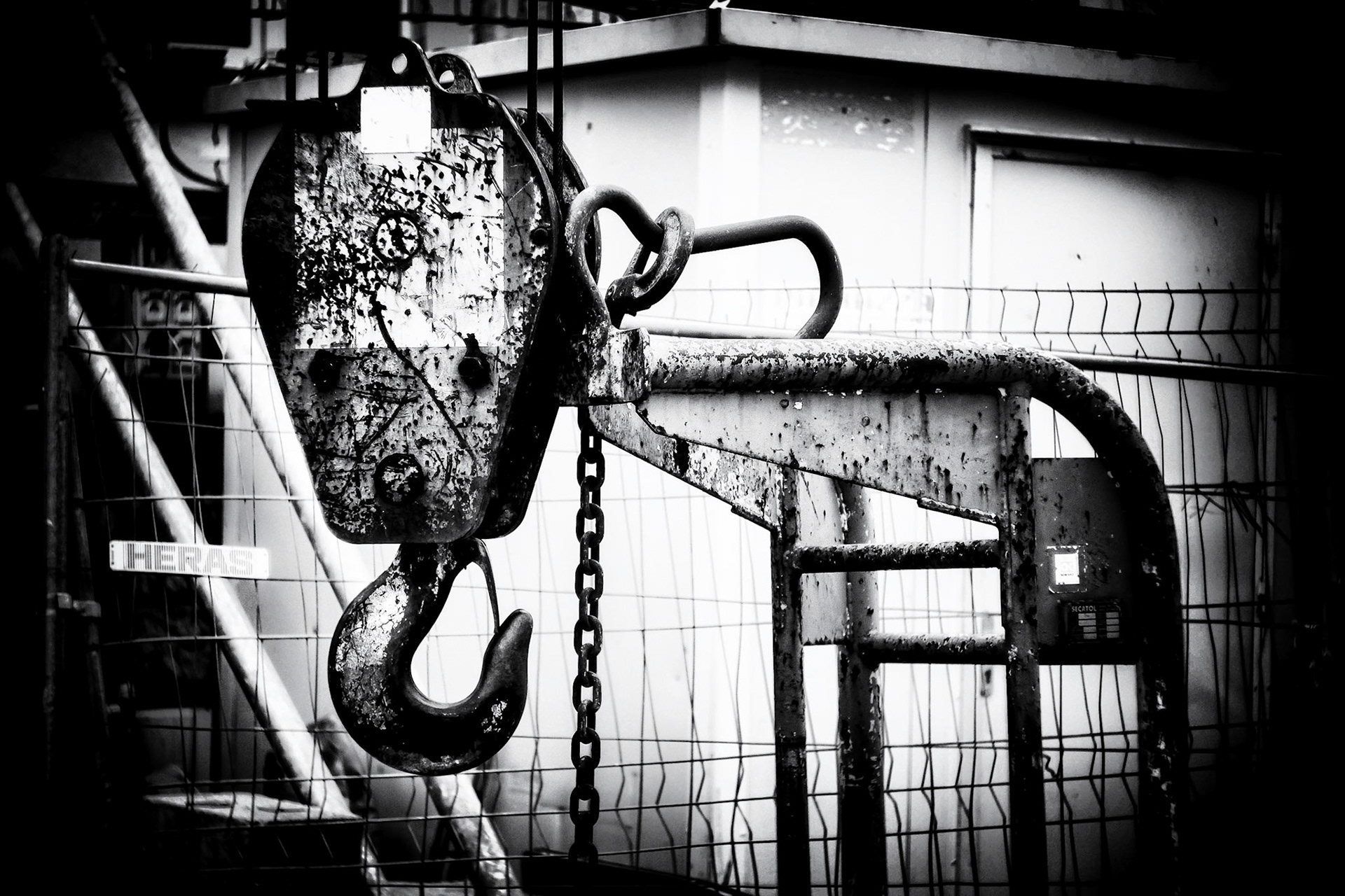 Fujifilm X-Pro1 | Helios 58mmF2 | Chantier construction d'une habitation rue du Docteur Barraud à Châtelaillon-Plage - Le crochet "Smiley"