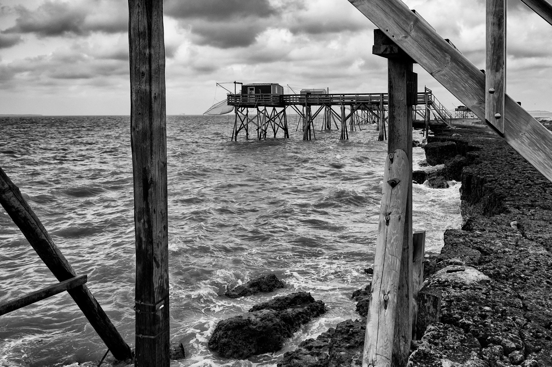 Fujifilm X100 | Ile Madame - Cabanes de pêcheurs - Accrochés à la falaise