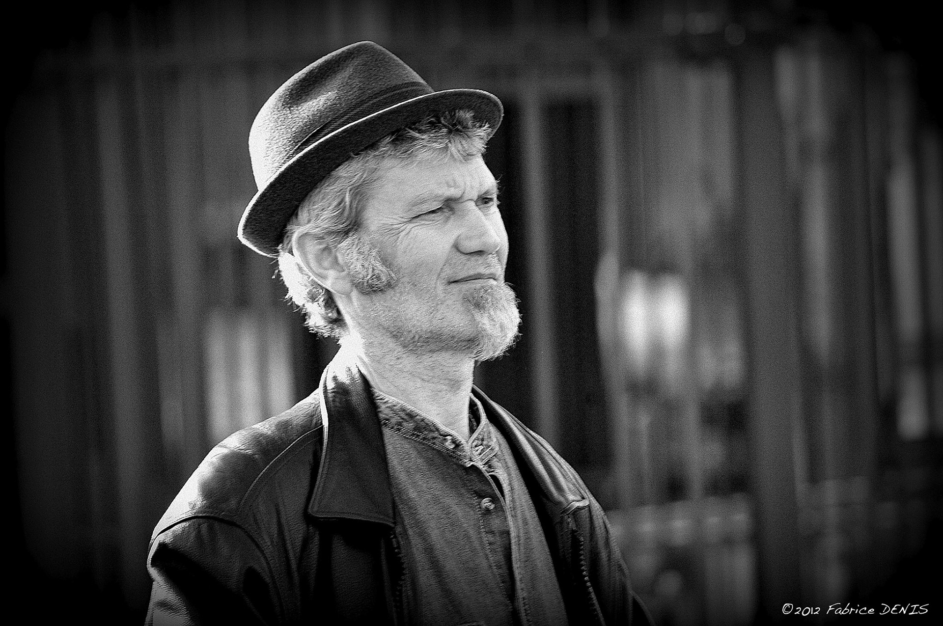 Nikon D70 | Paris - Du côté de Bercy - L'homme au chapeau