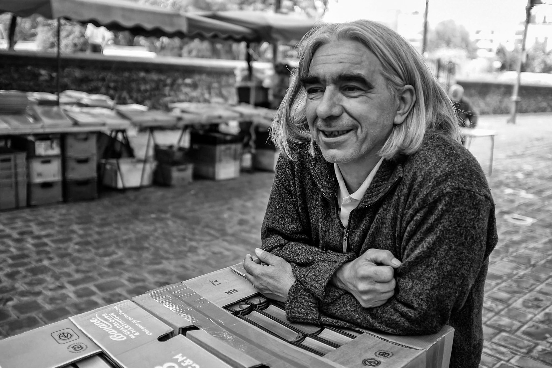 Fujifilm X100 | Paris - Square Georges Brassens - Marché du livres anciens et d'occasion les Samedi et dimanche