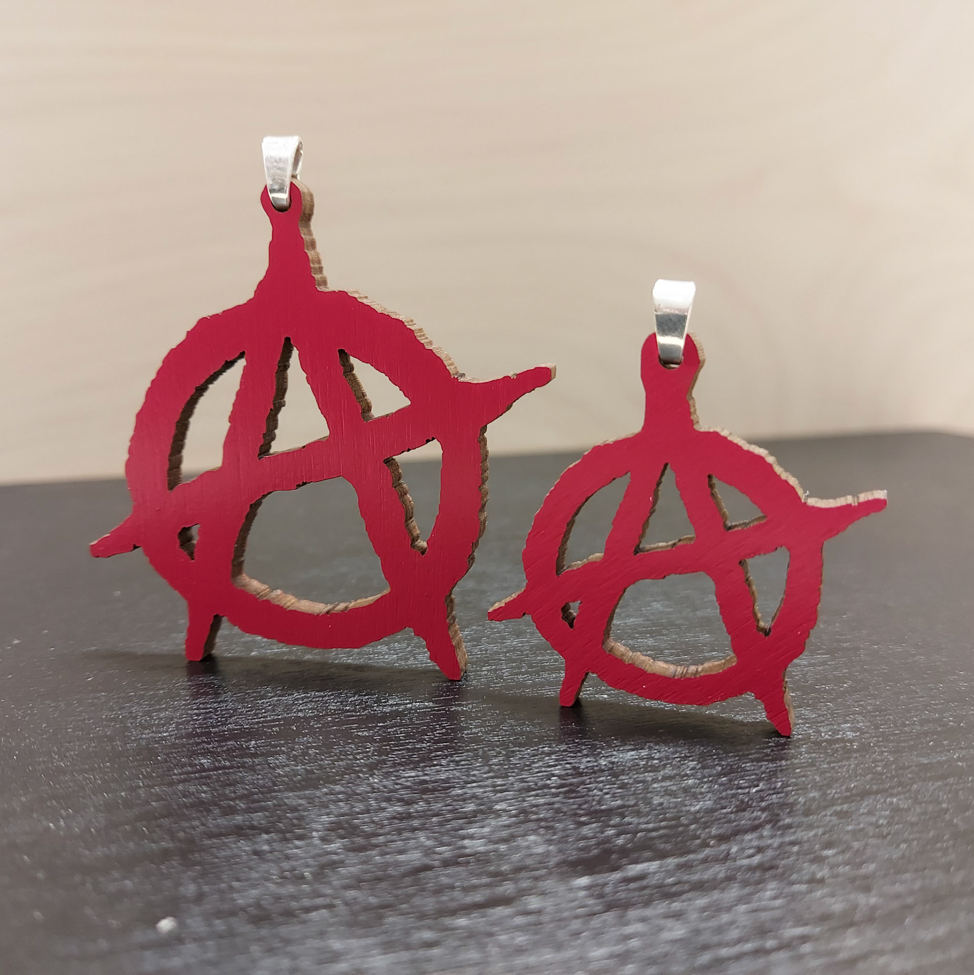 Riipukset, voidaan tehdä myös korvakoruiksi.