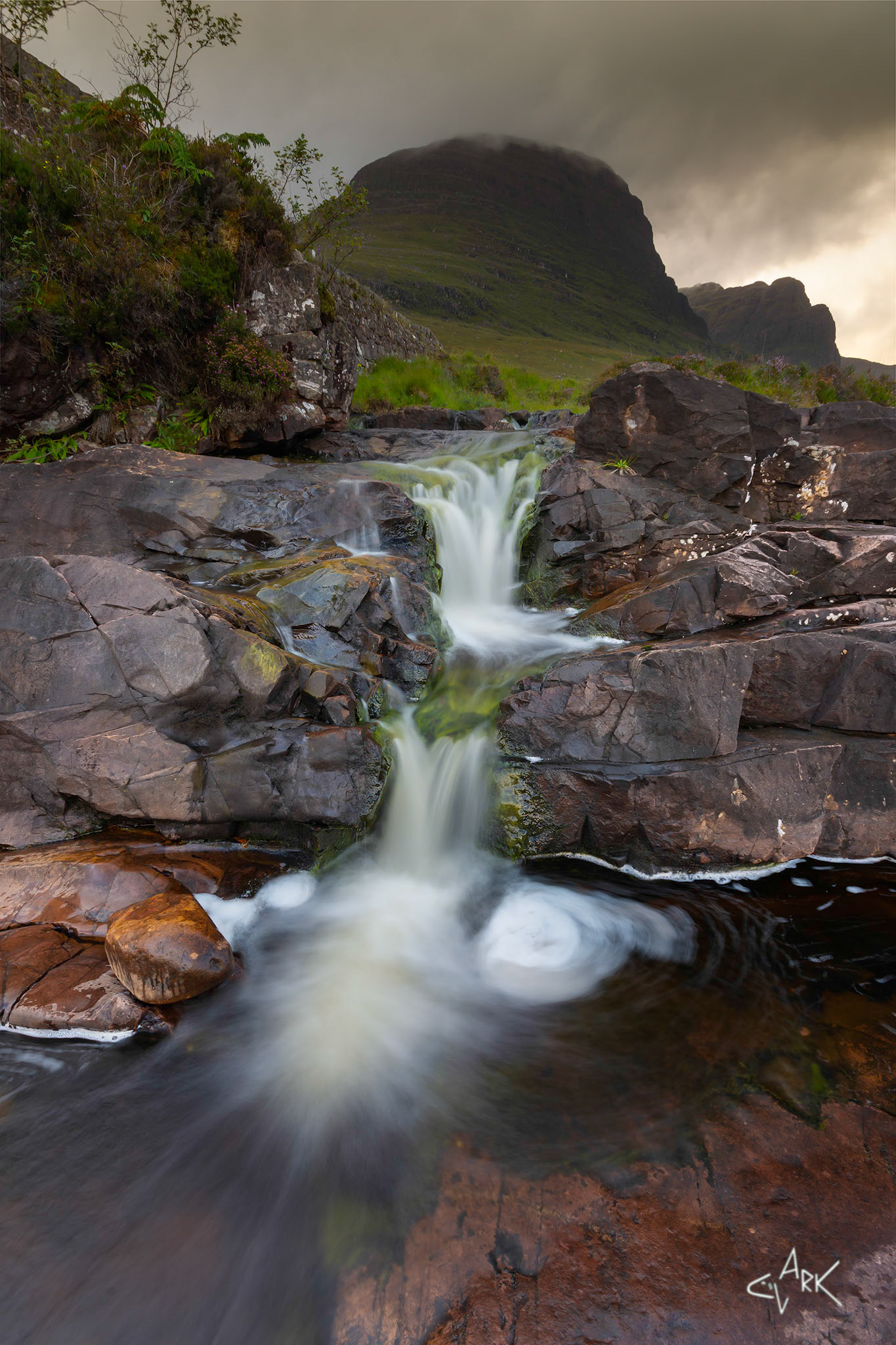 APPLECROSS WATERFALL