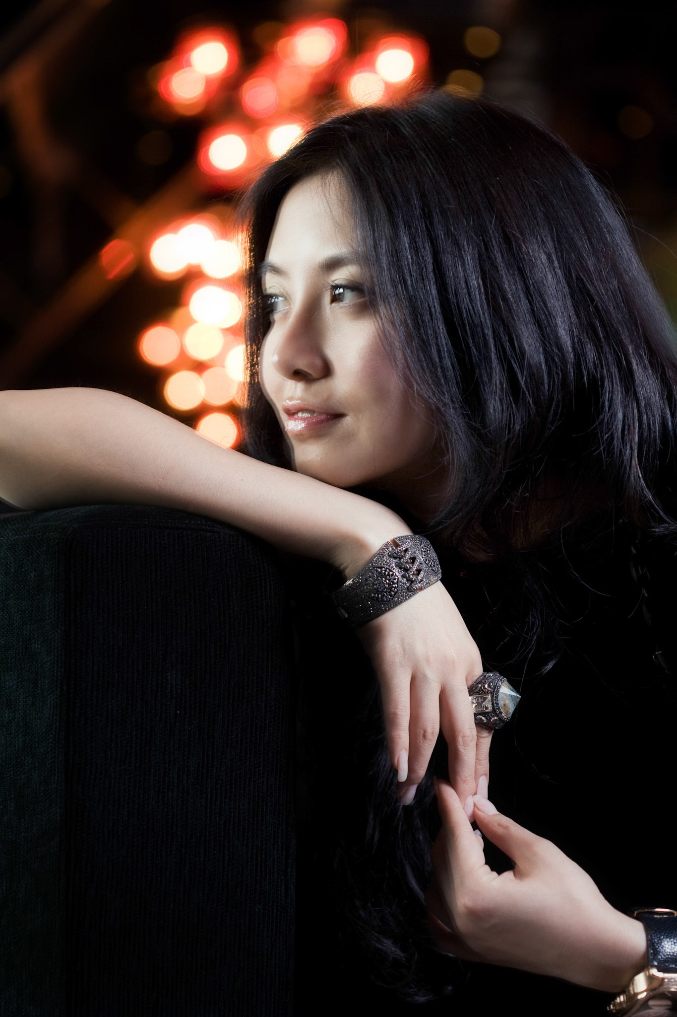 주얼리 회사 CEO 촬영. 주얼리가 숨어있는 사진 한 장, 조명으로 주얼리를 표현한 사진 한 장, 그리고 주얼리를 풍성하게 보여주는 한 장.