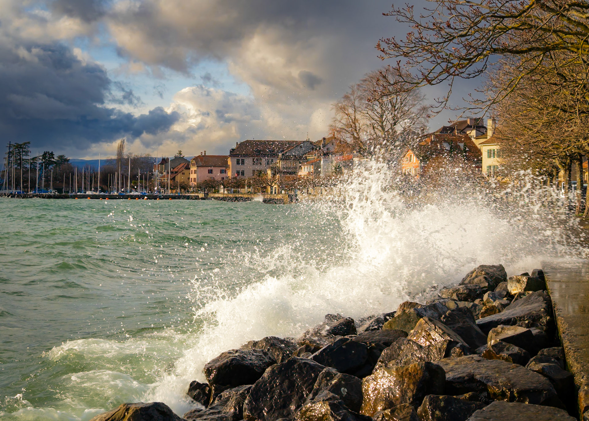 Coup de vent sur le Léman à Lutry