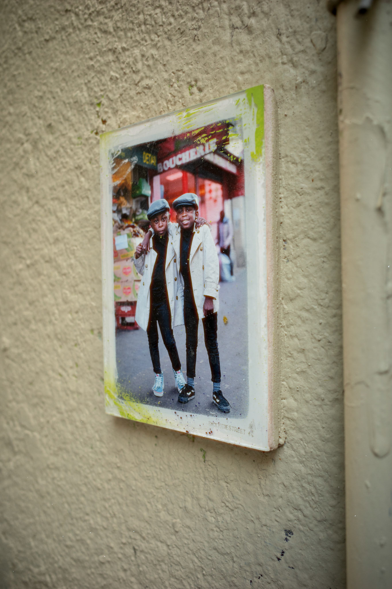 Photo on ceramic, street art / Rue de Namur, Brussels